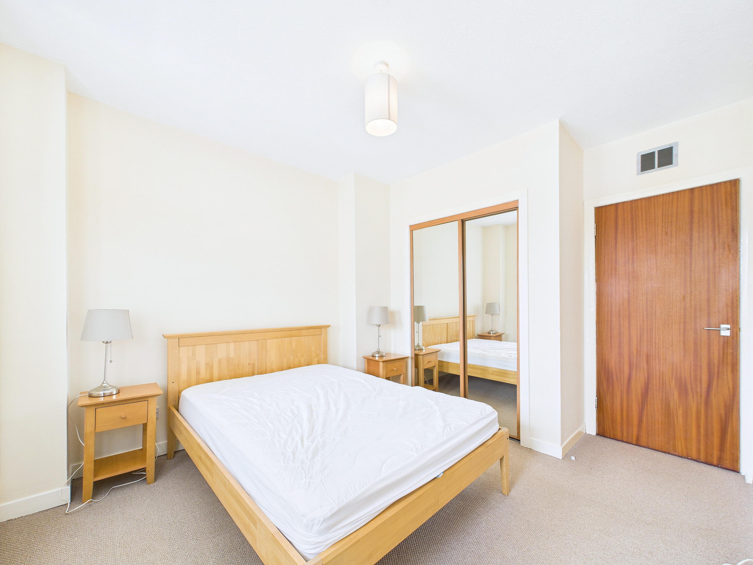 CAM02311G0-PR0276-STILL004