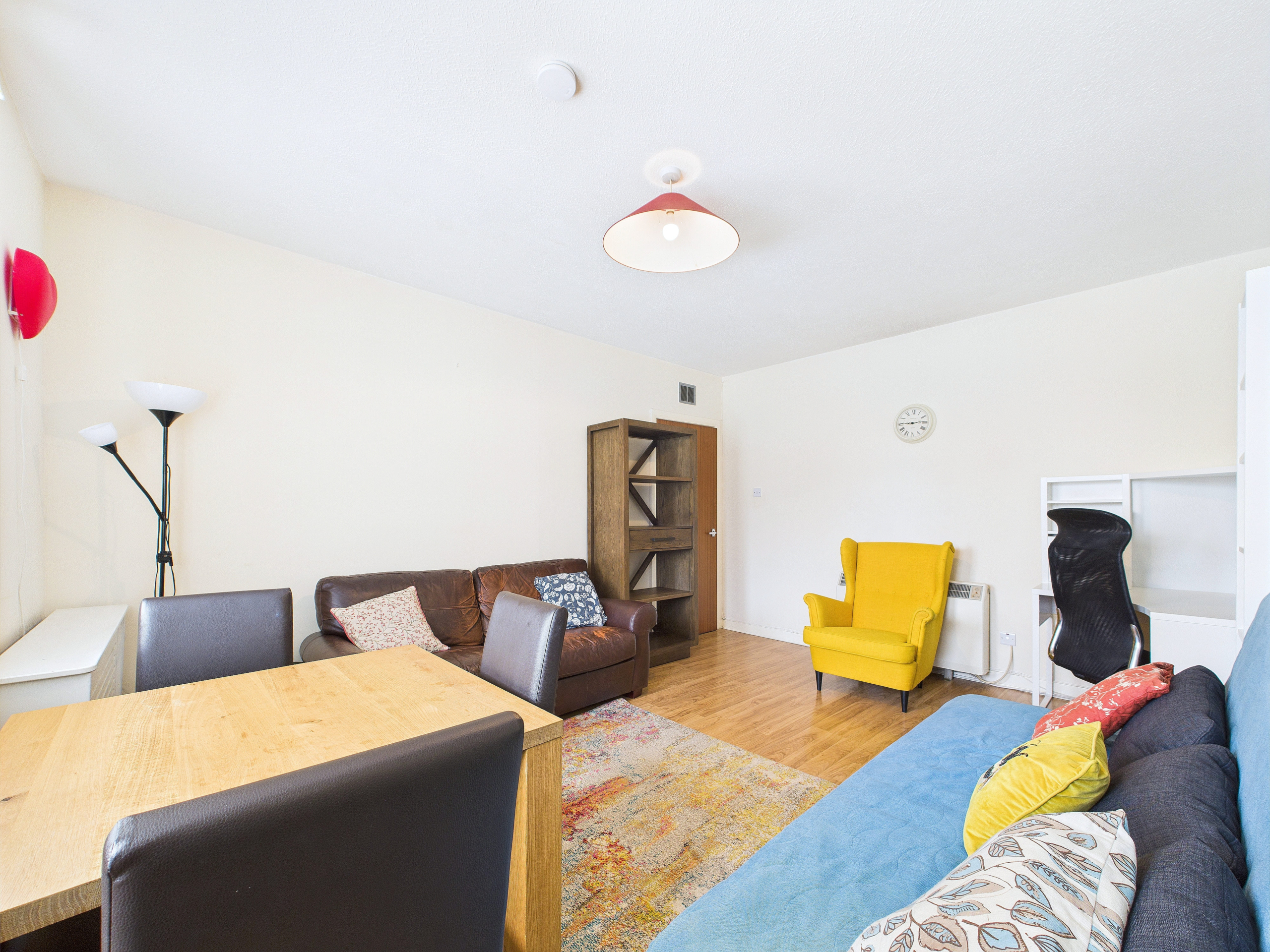 CAM02311G0-PR0276-STILL015