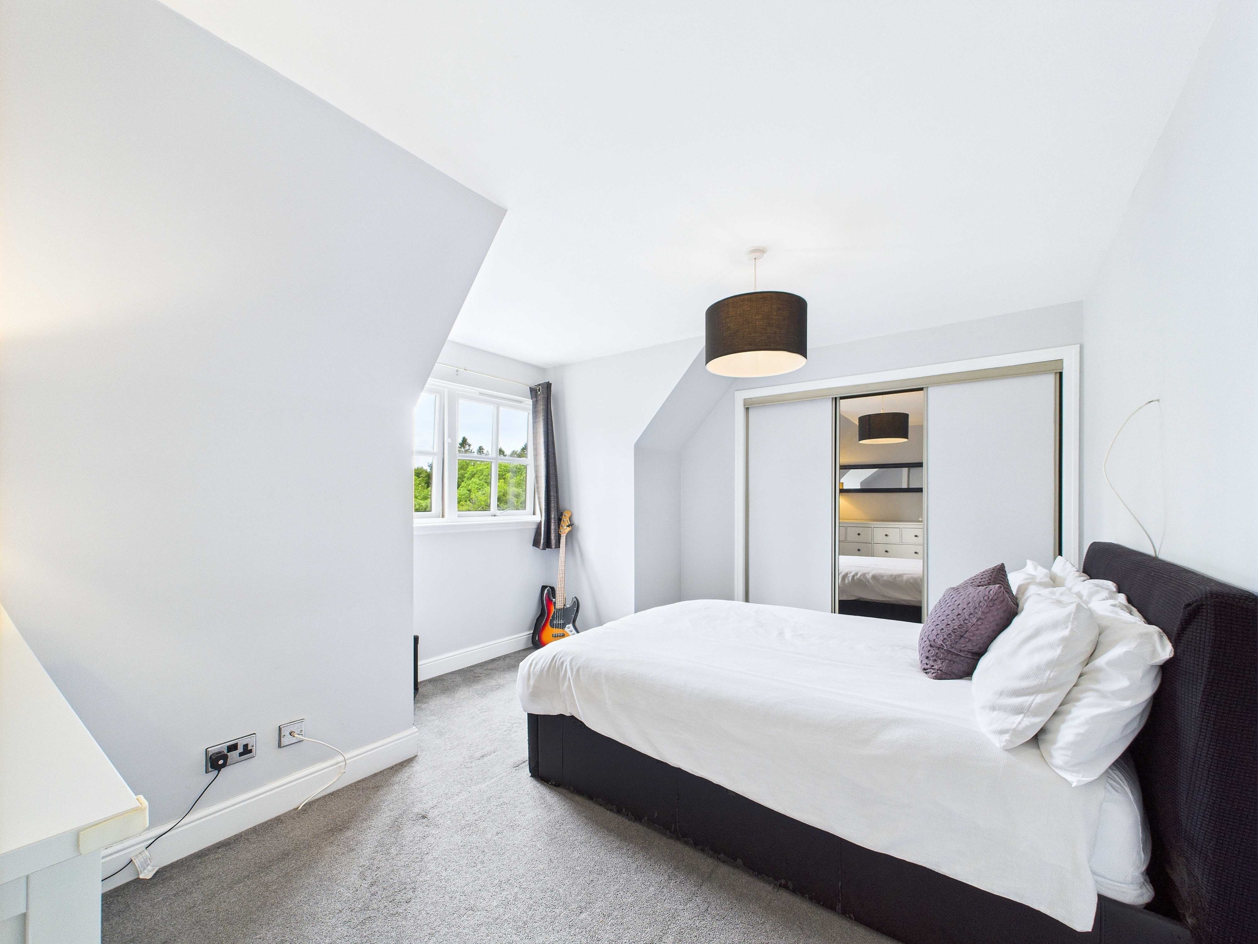 bedroom 2 image 2 Craigmarloch View - Five Bedroom Detached House To Let In Blanefield