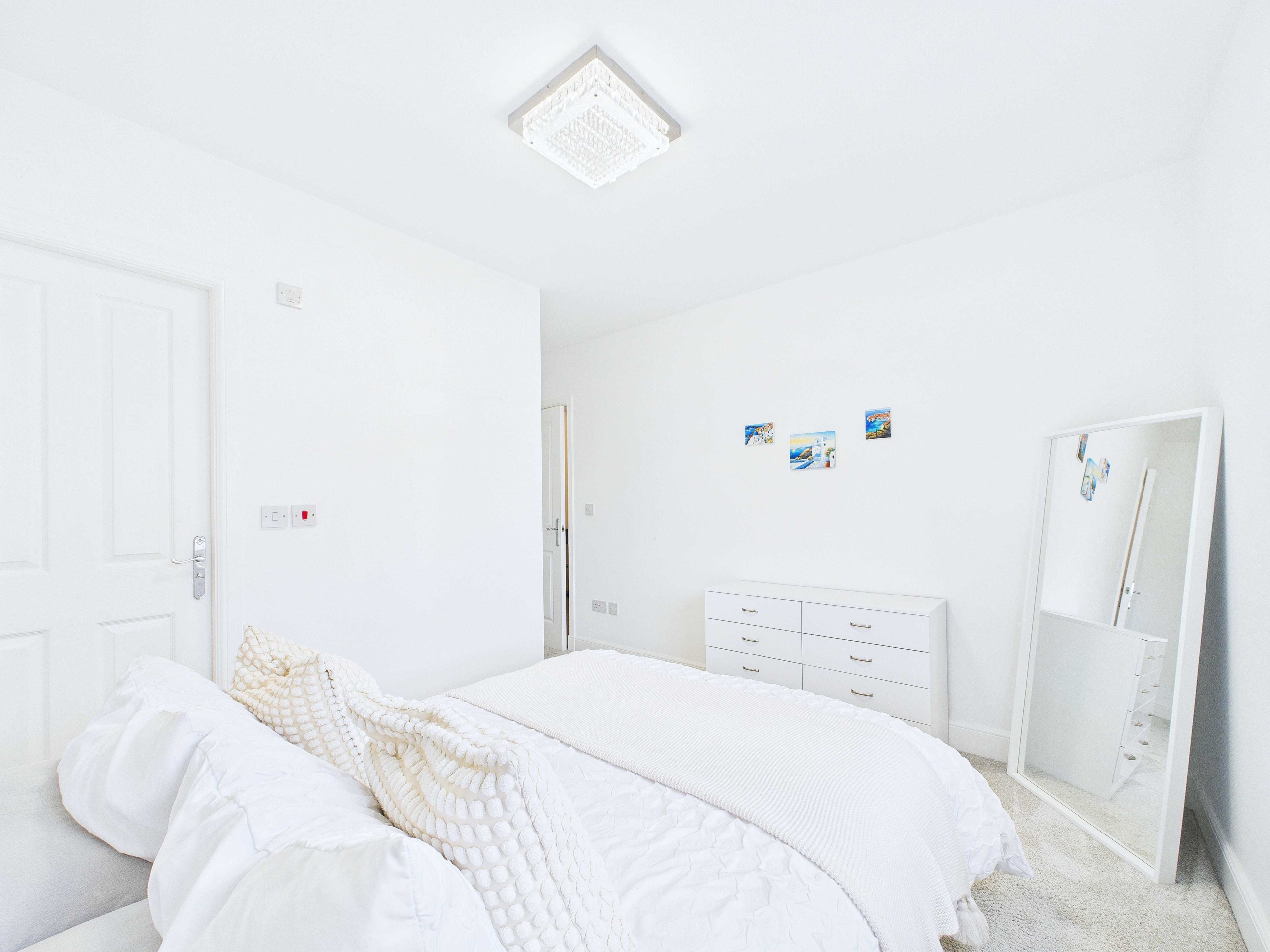 Parklands Oval - Two Bedroom Flat To Let In Crookston