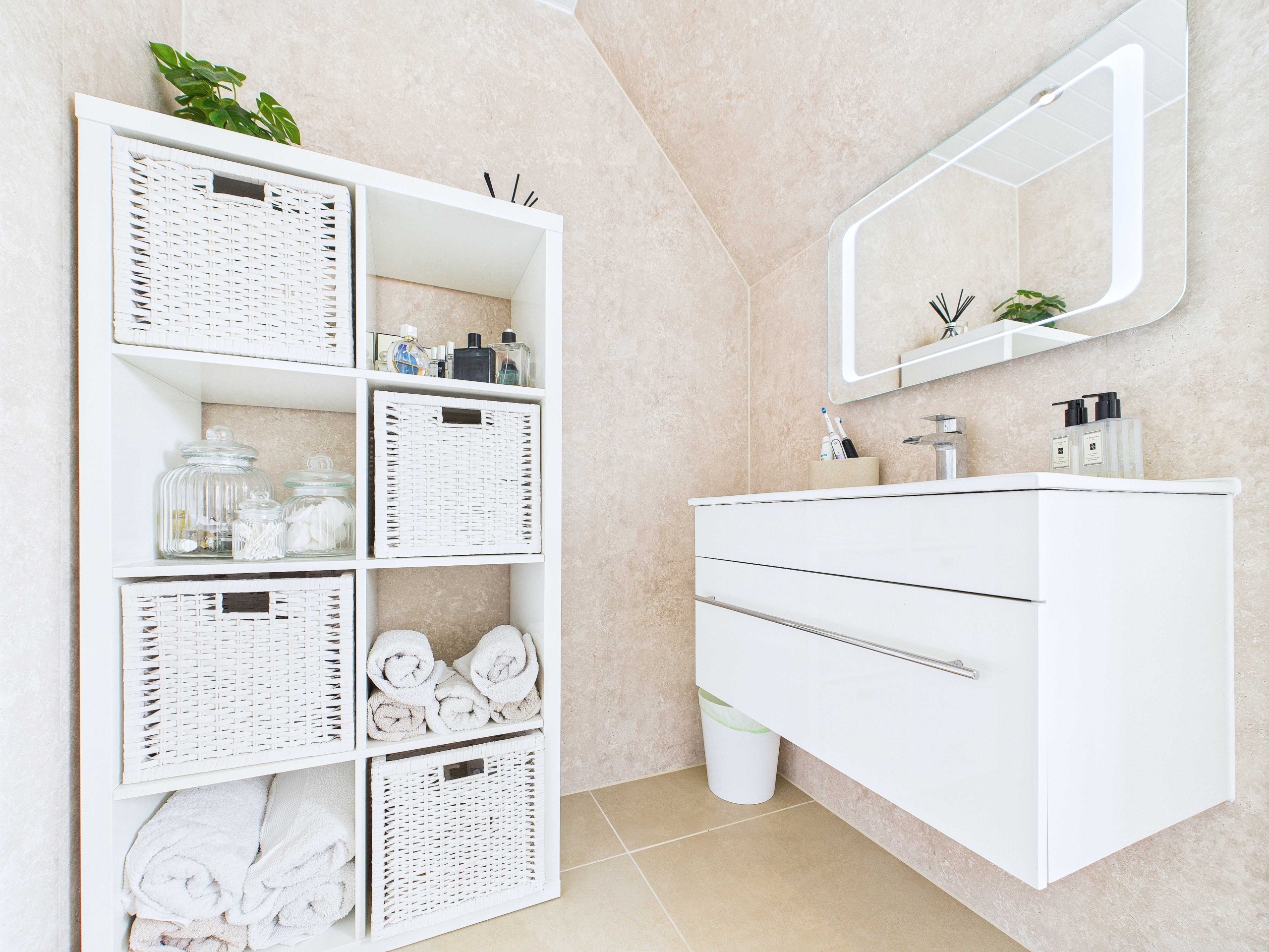 bedroom 4 ensuite image 2 Craigmarloch View - Five Bedroom Detached House To Let In Blanefield