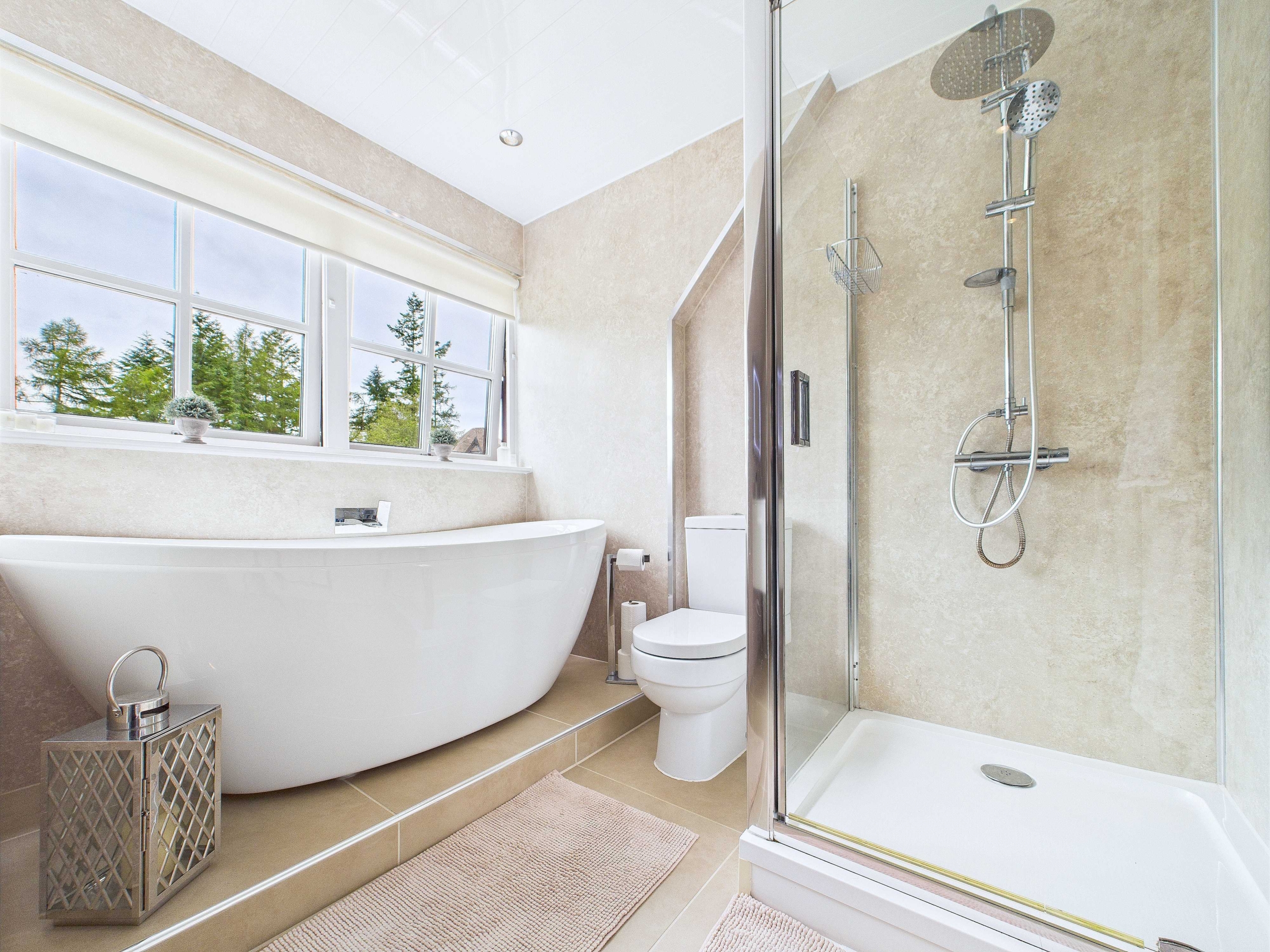 bedroom 4 ensuite Craigmarloch View - Five Bedroom Detached House To Let In Blanefield