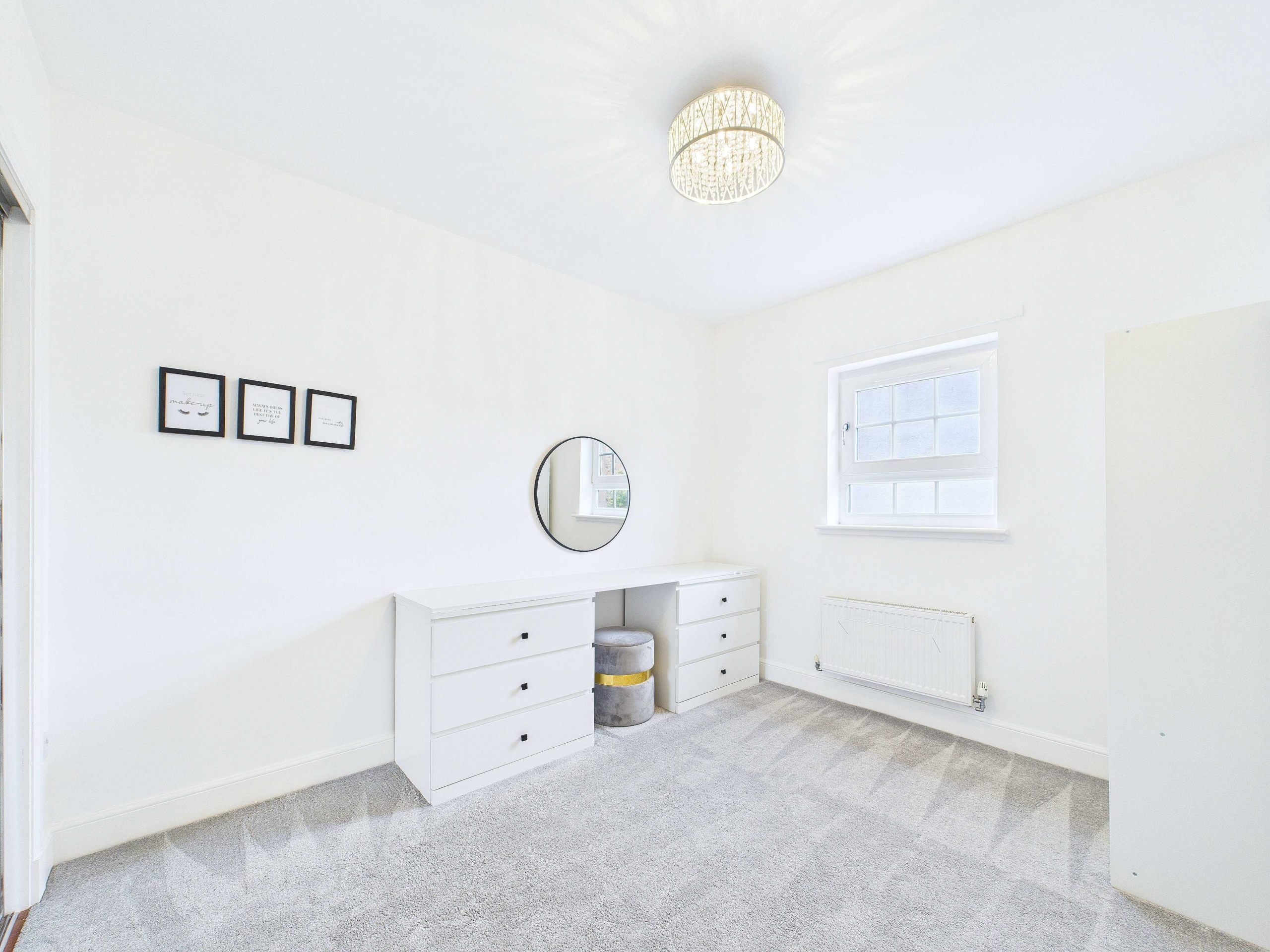 Parklands Oval - Two Bedroom Flat To Let In Crookston