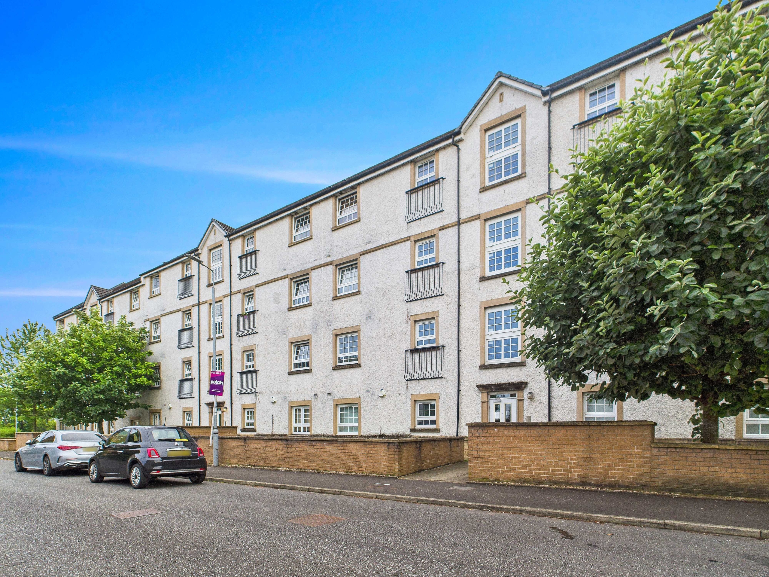 Parklands Oval - Two Bedroom Flat To Let In Crookston