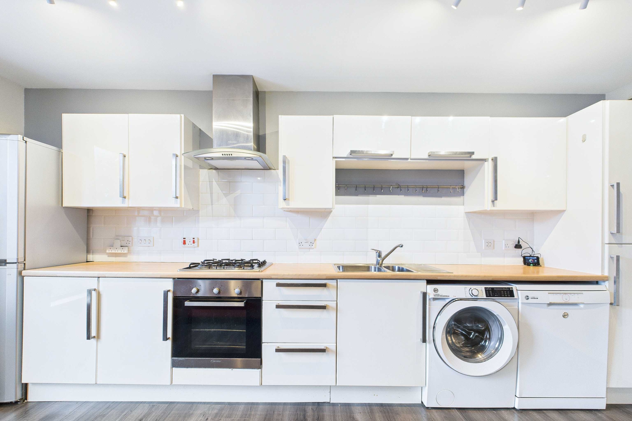 1:1 91 Elder Street kitchen Two Bedroom Flat To Let In Govan Glasgow