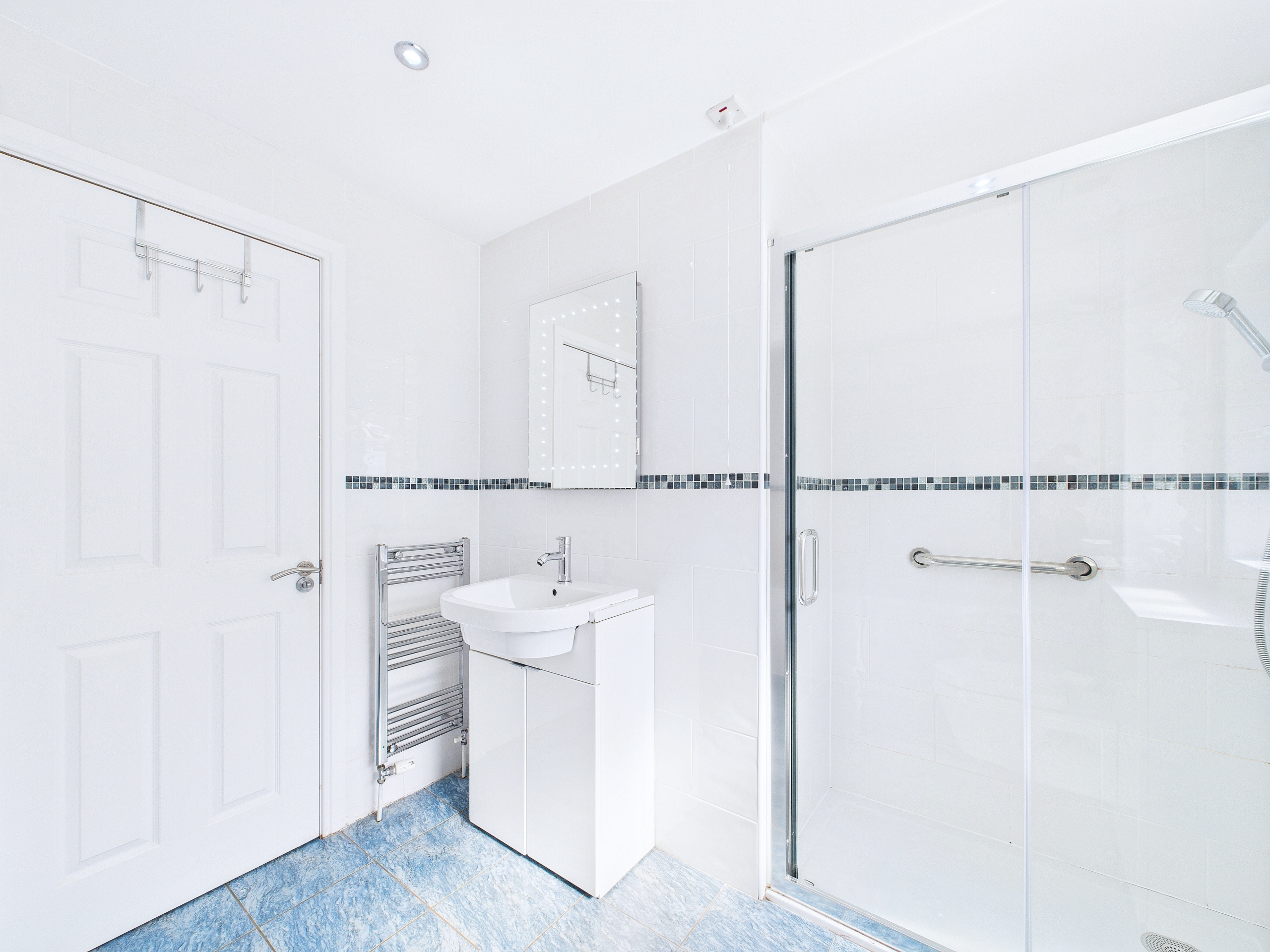 39 Kirkdene Avenue – Four Bedroom Bungalow Newton Mearns