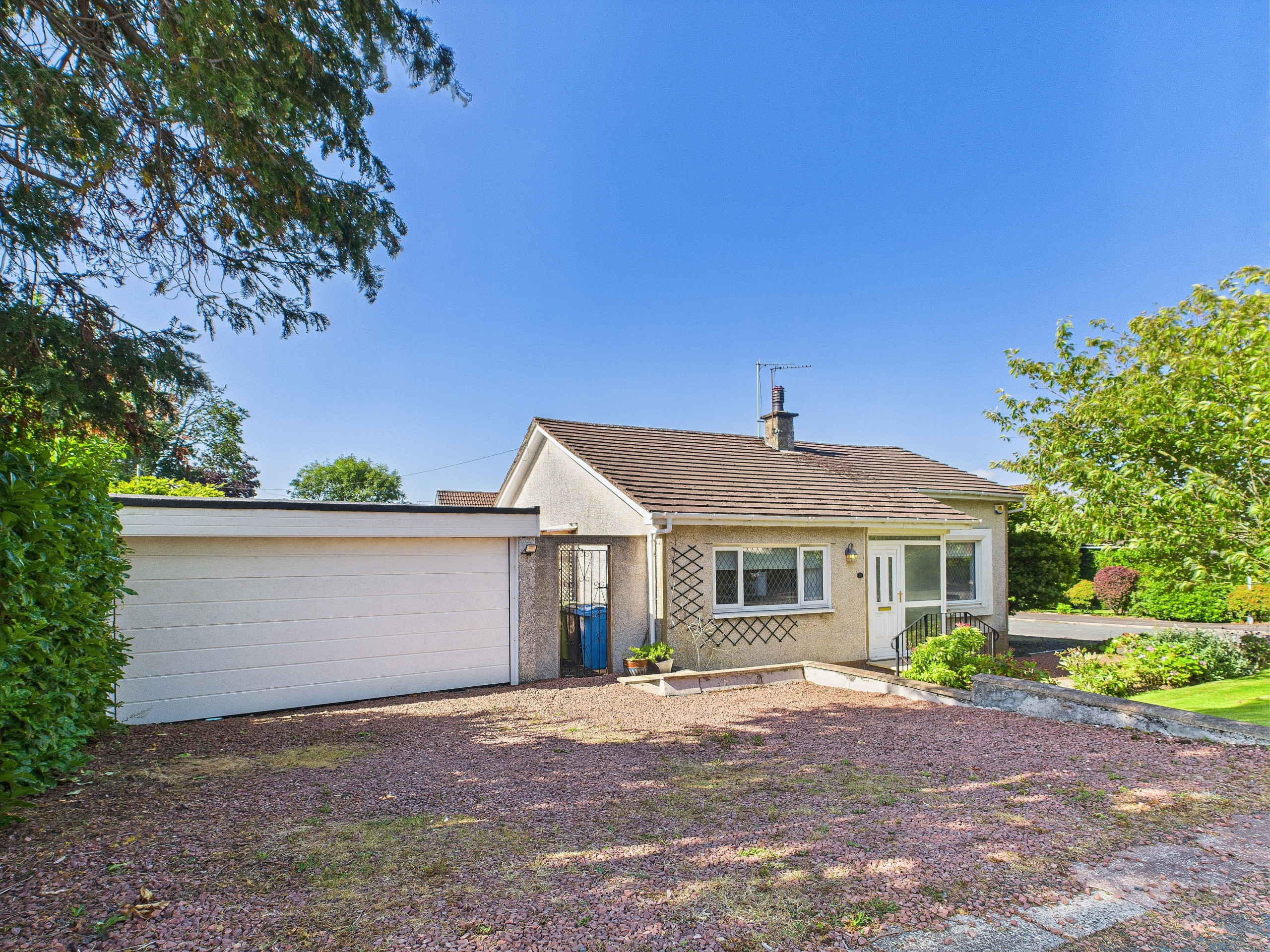 39 Kirkdene Avenue – Four Bedroom Bungalow Newton Mearns