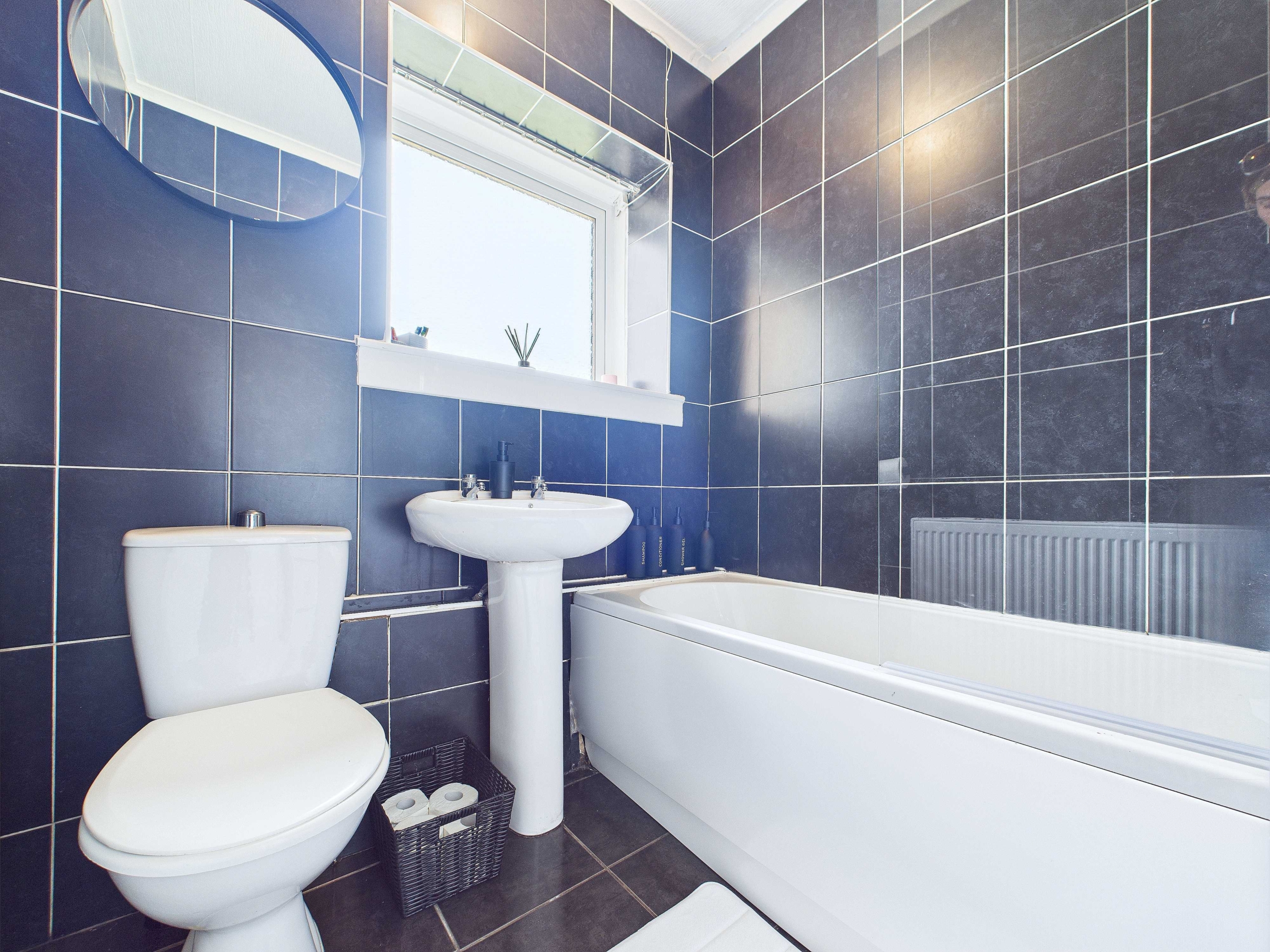 Ladybank Drive - Three Bedroom Flat For Sale In Bellahouston