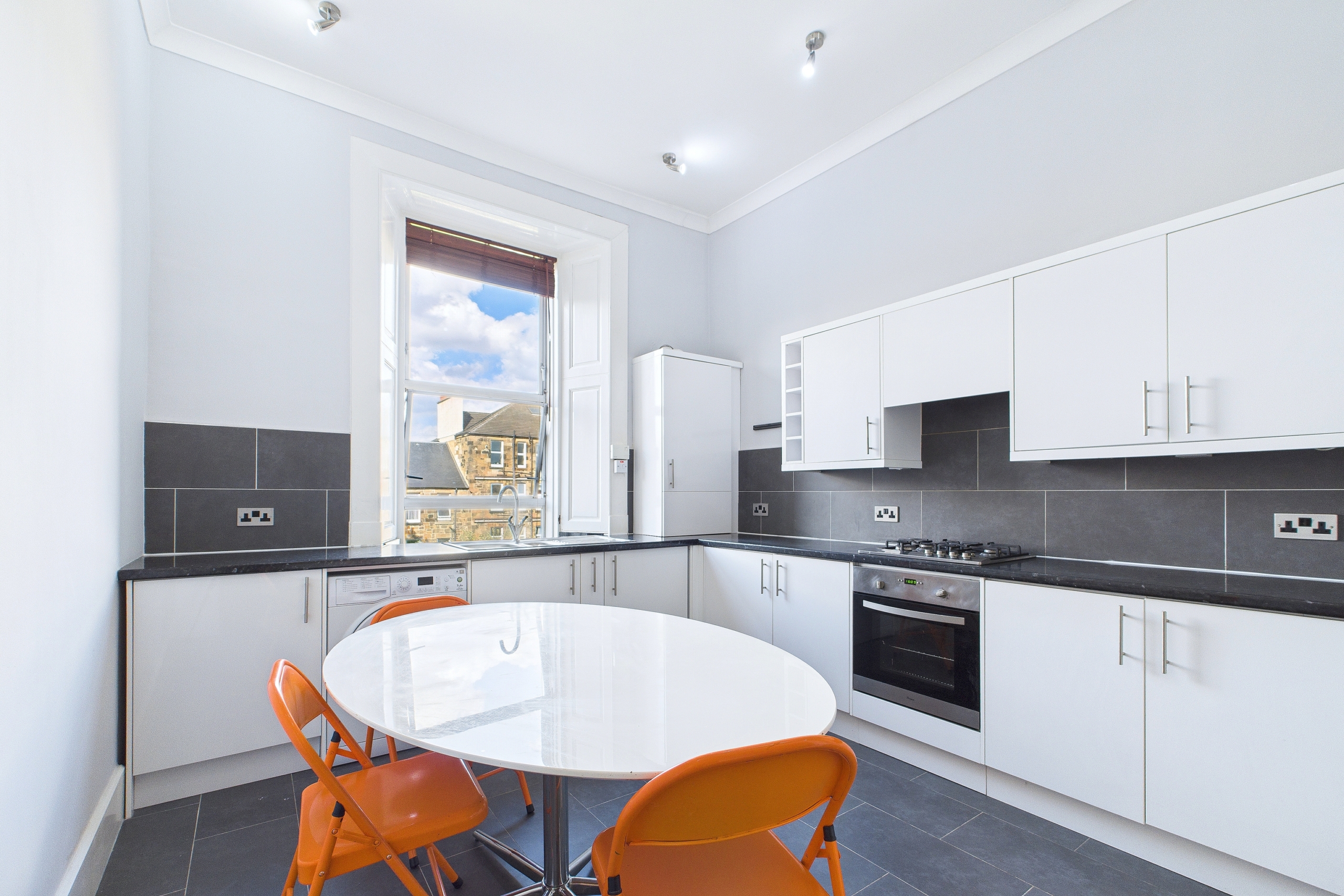 Queen Mary – Kitchen Two Bedroom Flat to Let Southside