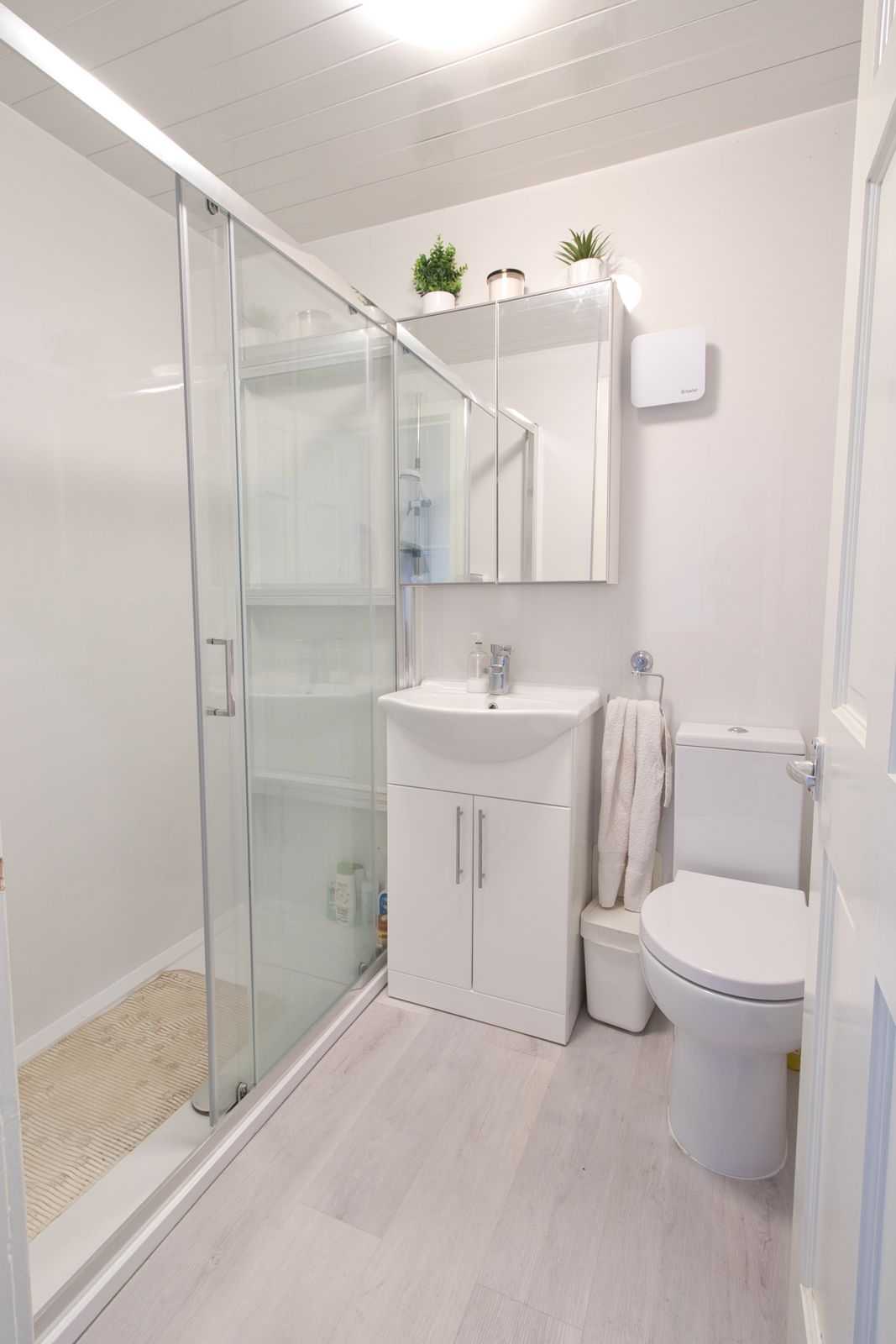 upload_bathroom_64ecb4ffcc37d Two Bedroom Flat To Let In Partick