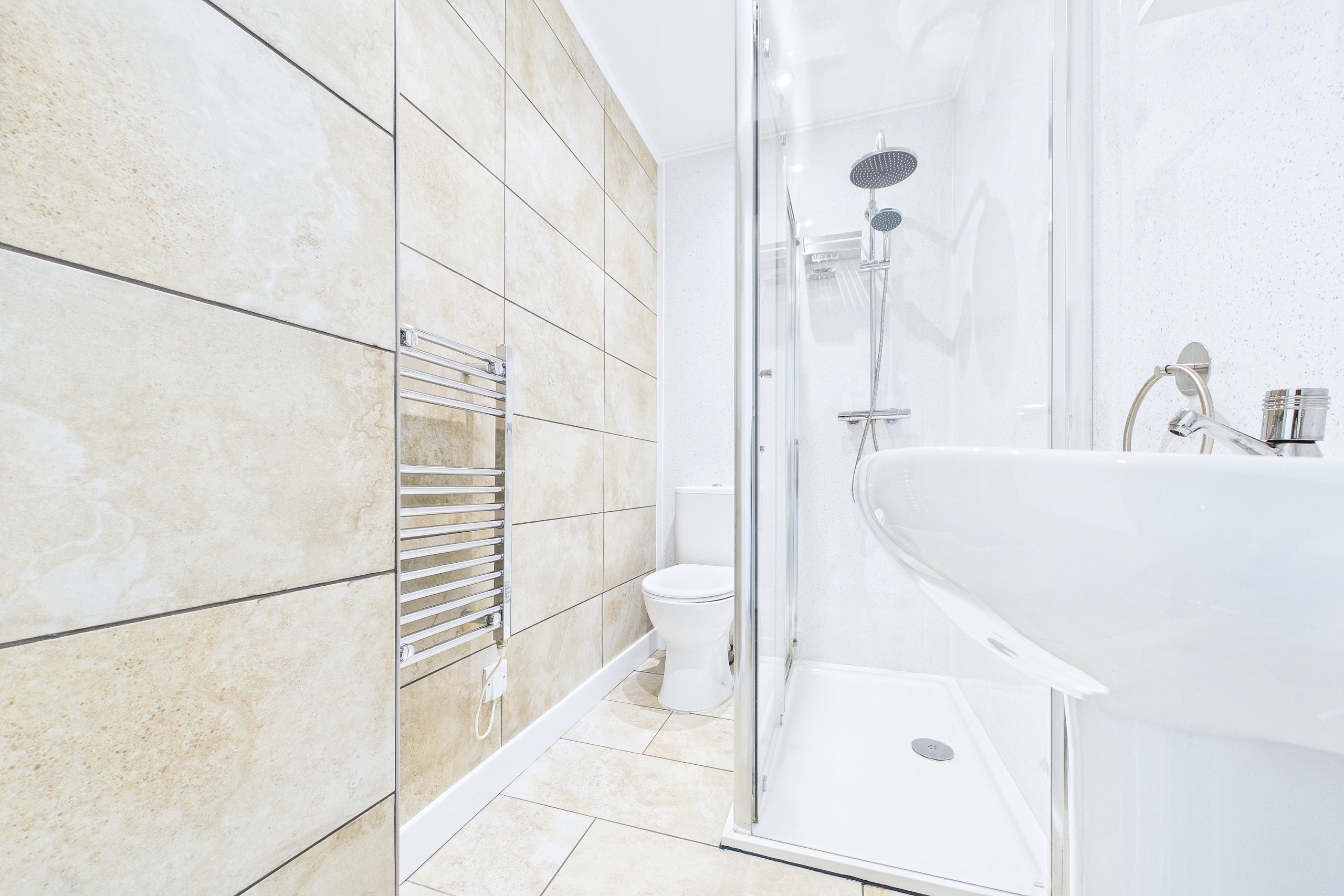 1 Salisbury Place – Shower Room One Bedroom Flat to Let Partick