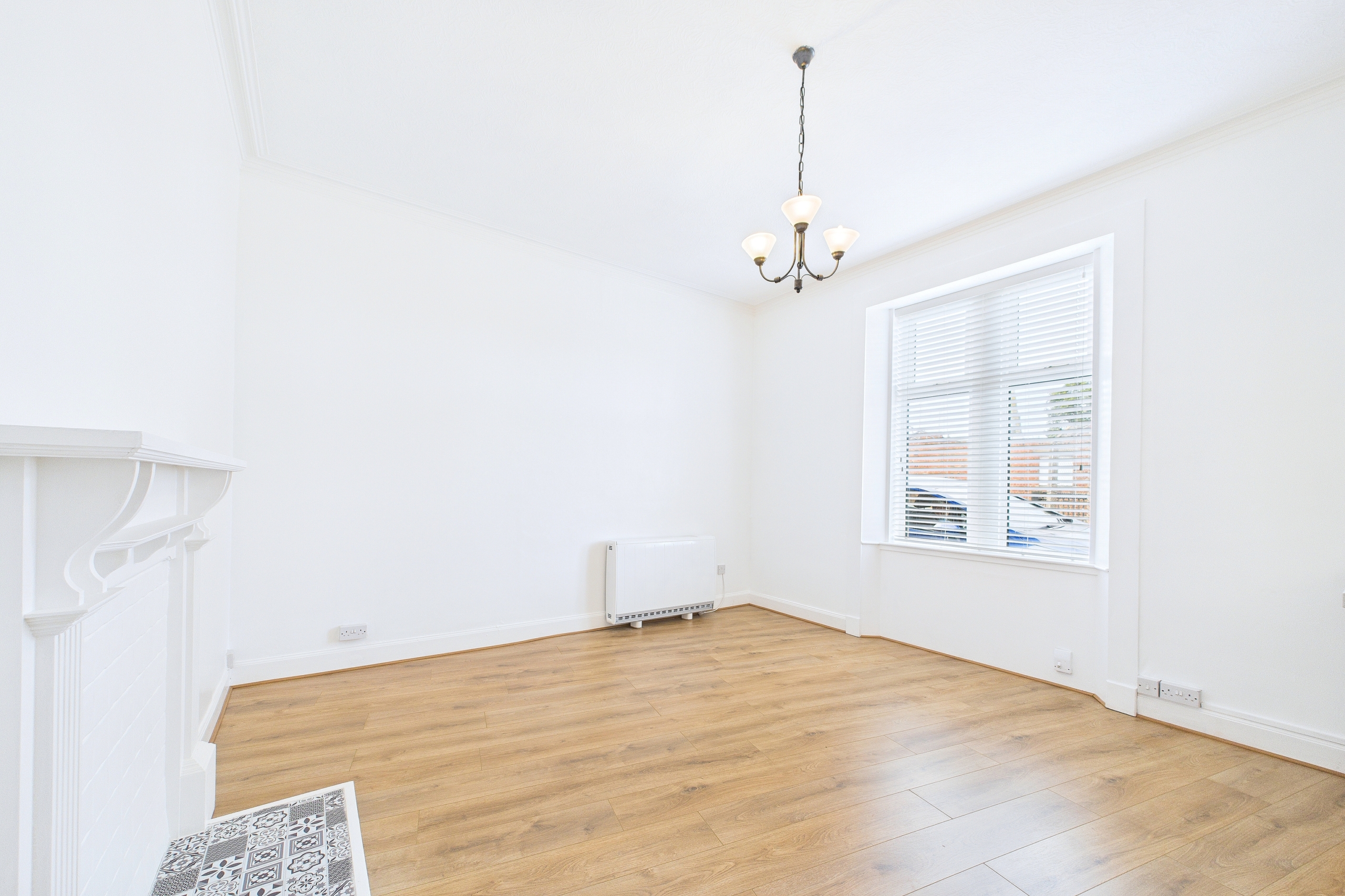 1 Salisbury Place – Lounge One Bedroom Flat to Let Partick