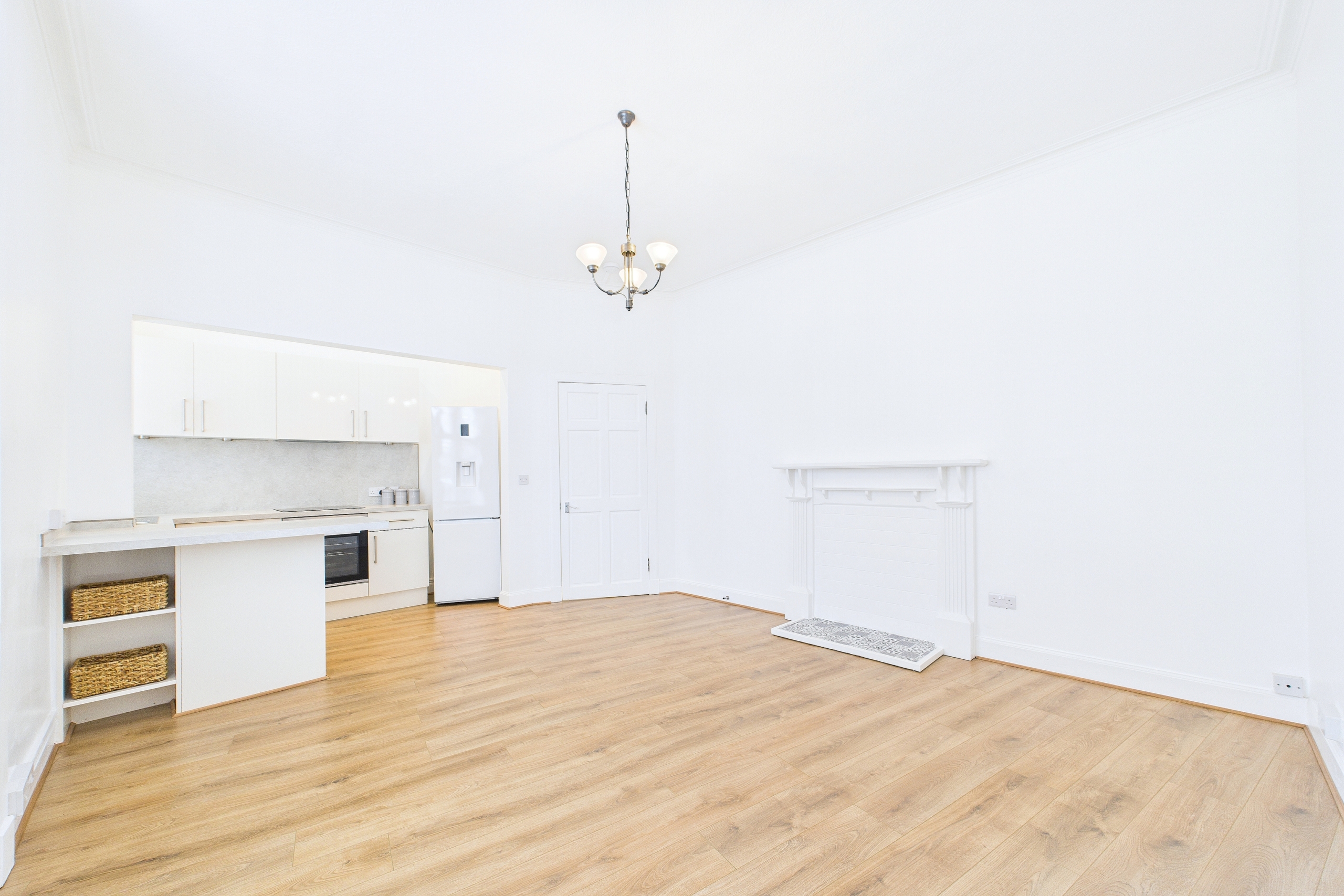 1 Salisbury Place – Lounge / Kitchen One Bedroom Flat to Let Partick