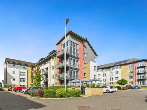 Two Bedroom Ground Floor Flat To Let In Motherwell