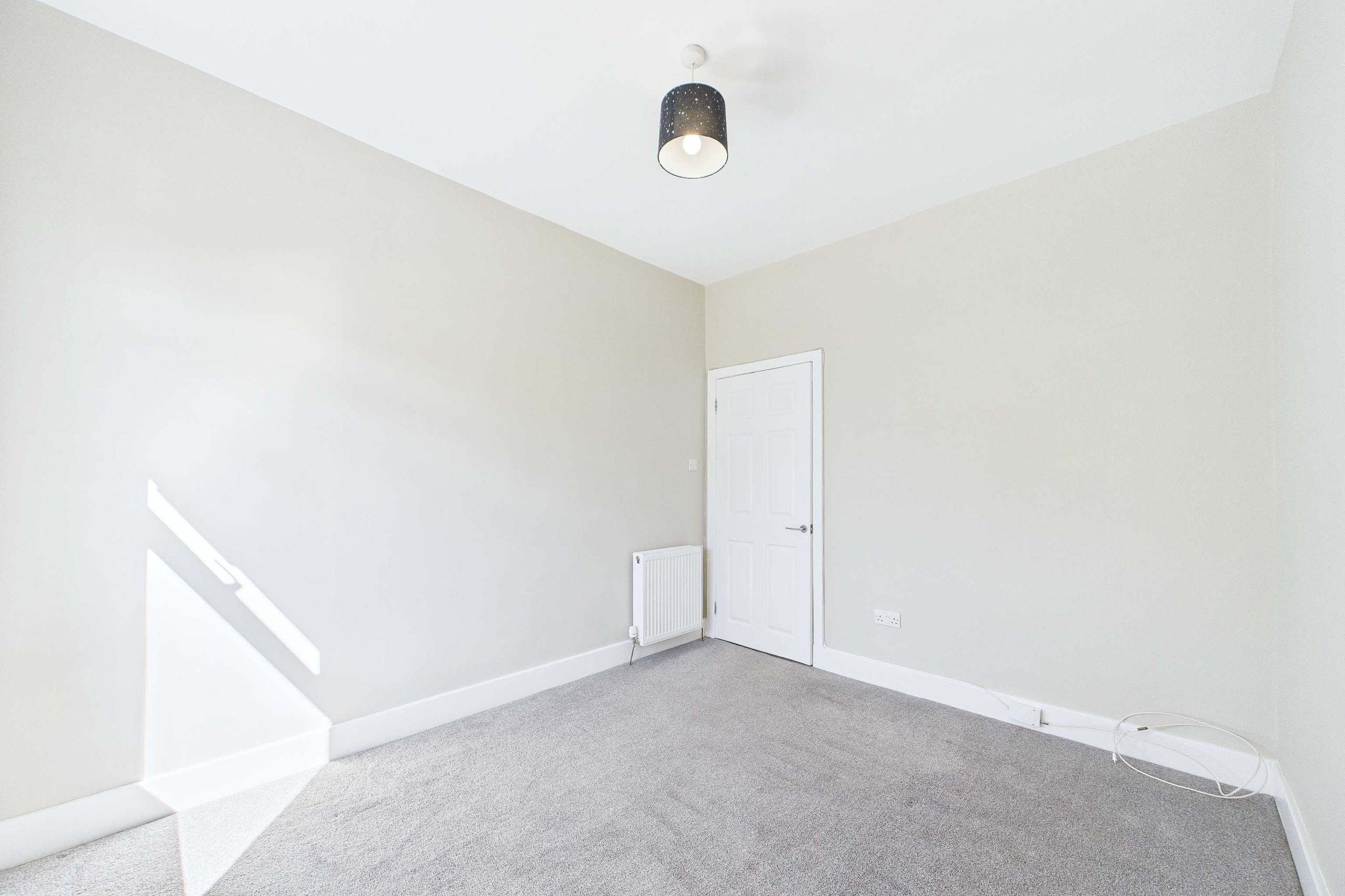 Three Bedroom Lower Cottage Flat To Let In Kingspark