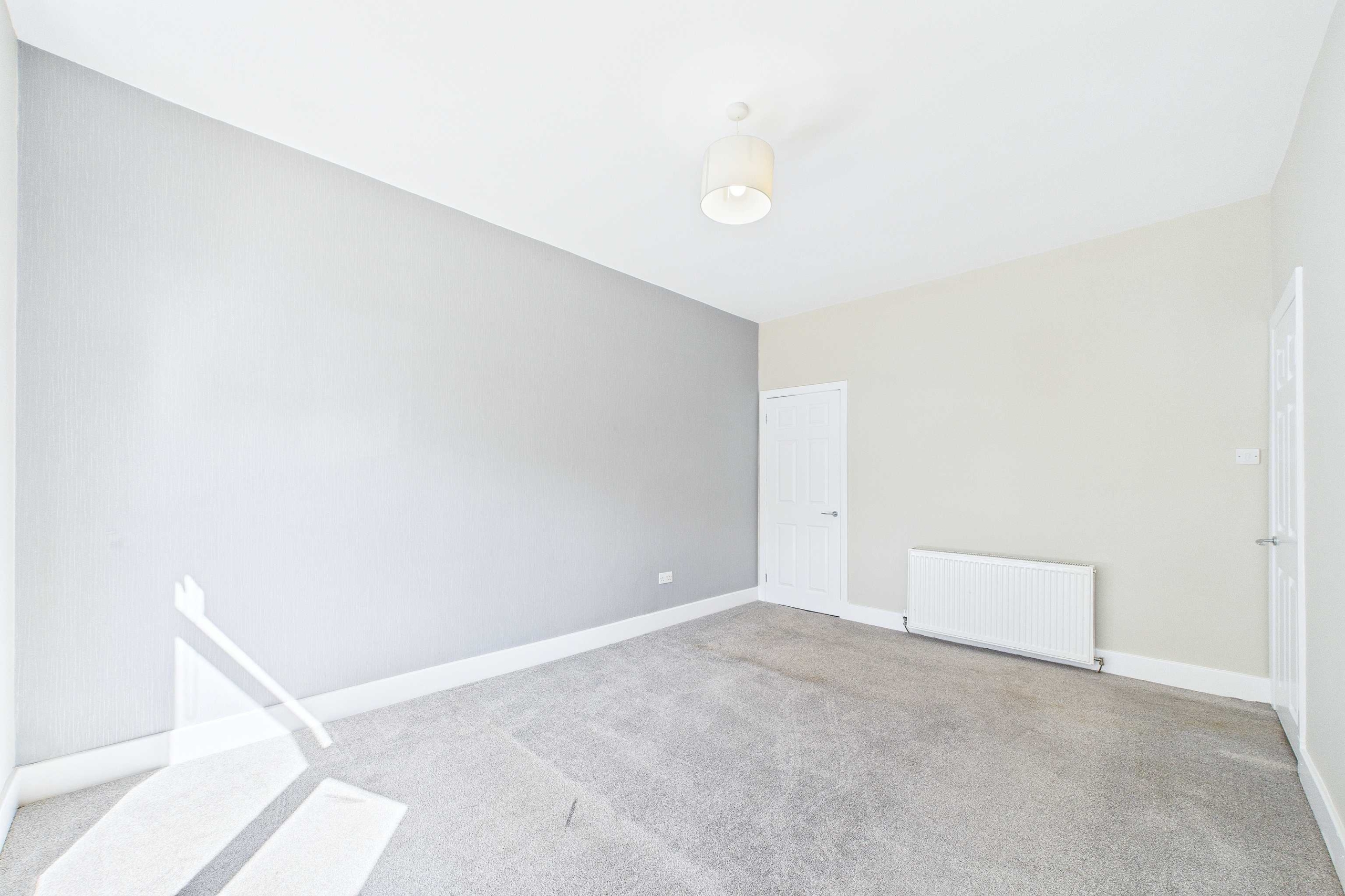 Three Bedroom Lower Cottage Flat To Let In Kingspark