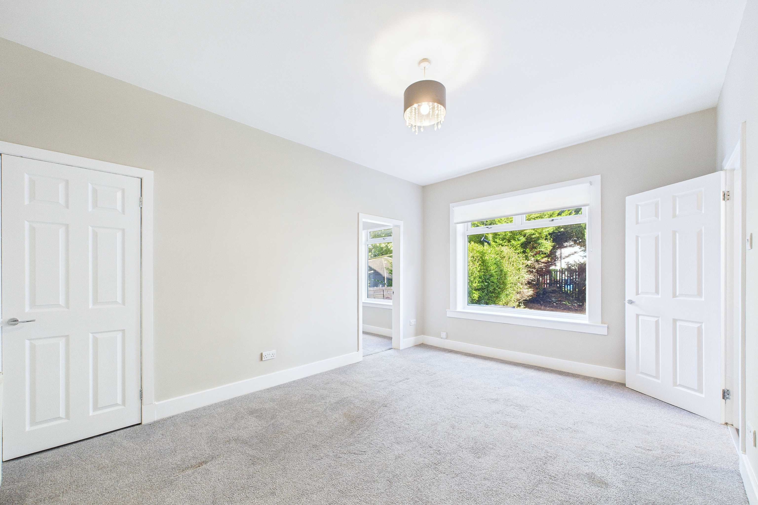 Three Bedroom Lower Cottage Flat To Let In Kingspark