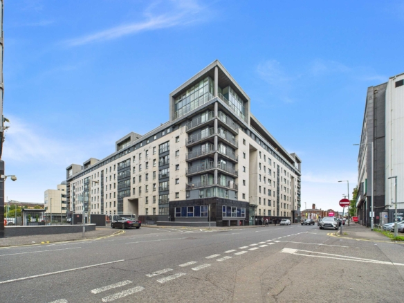 Two Bedroom Flat To Let In Tradeston