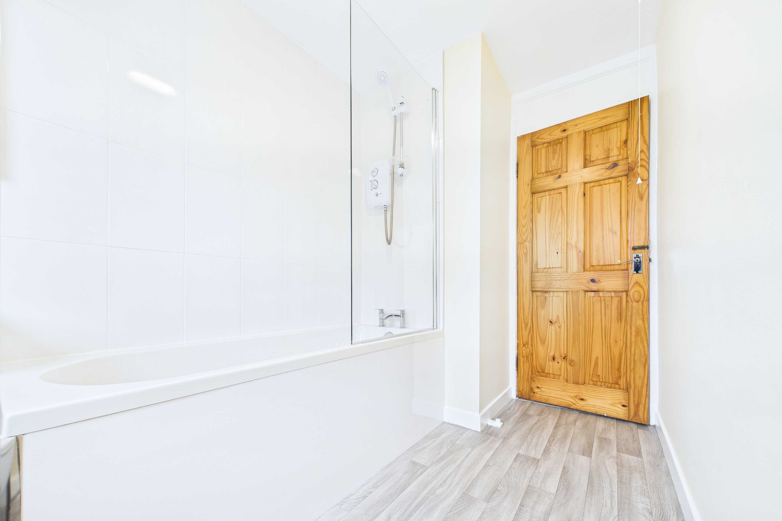 Two Bedroom Top Floor Flat To Let In Barrhead