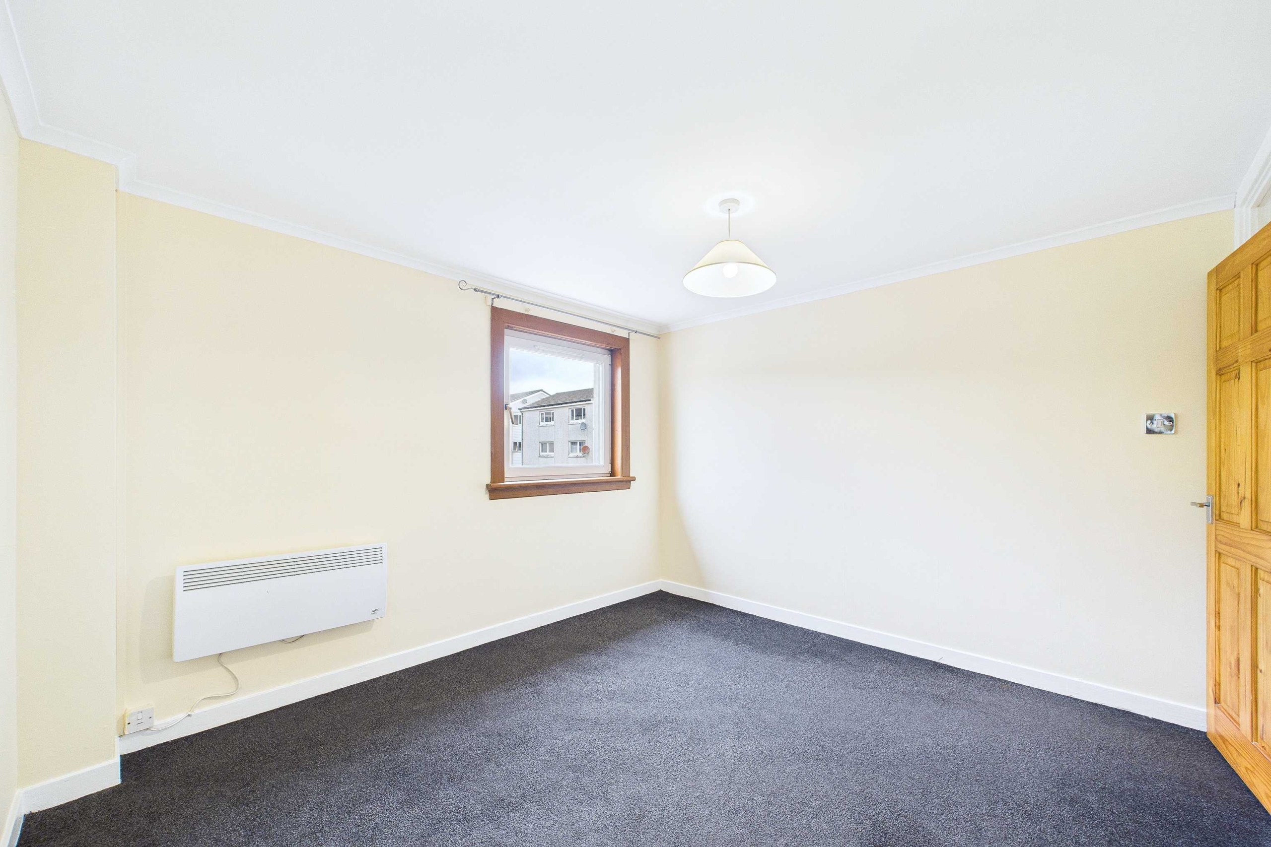 Two Bedroom Top Floor Flat To Let In Barrhead