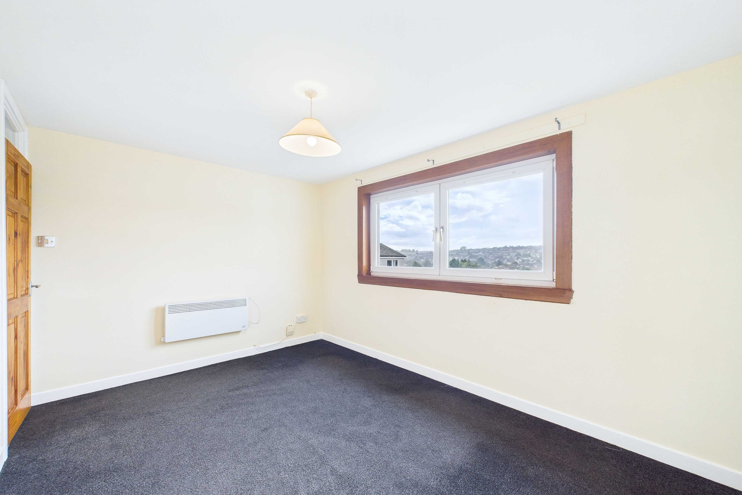Two Bedroom Top Floor Flat To Let In Barrhead