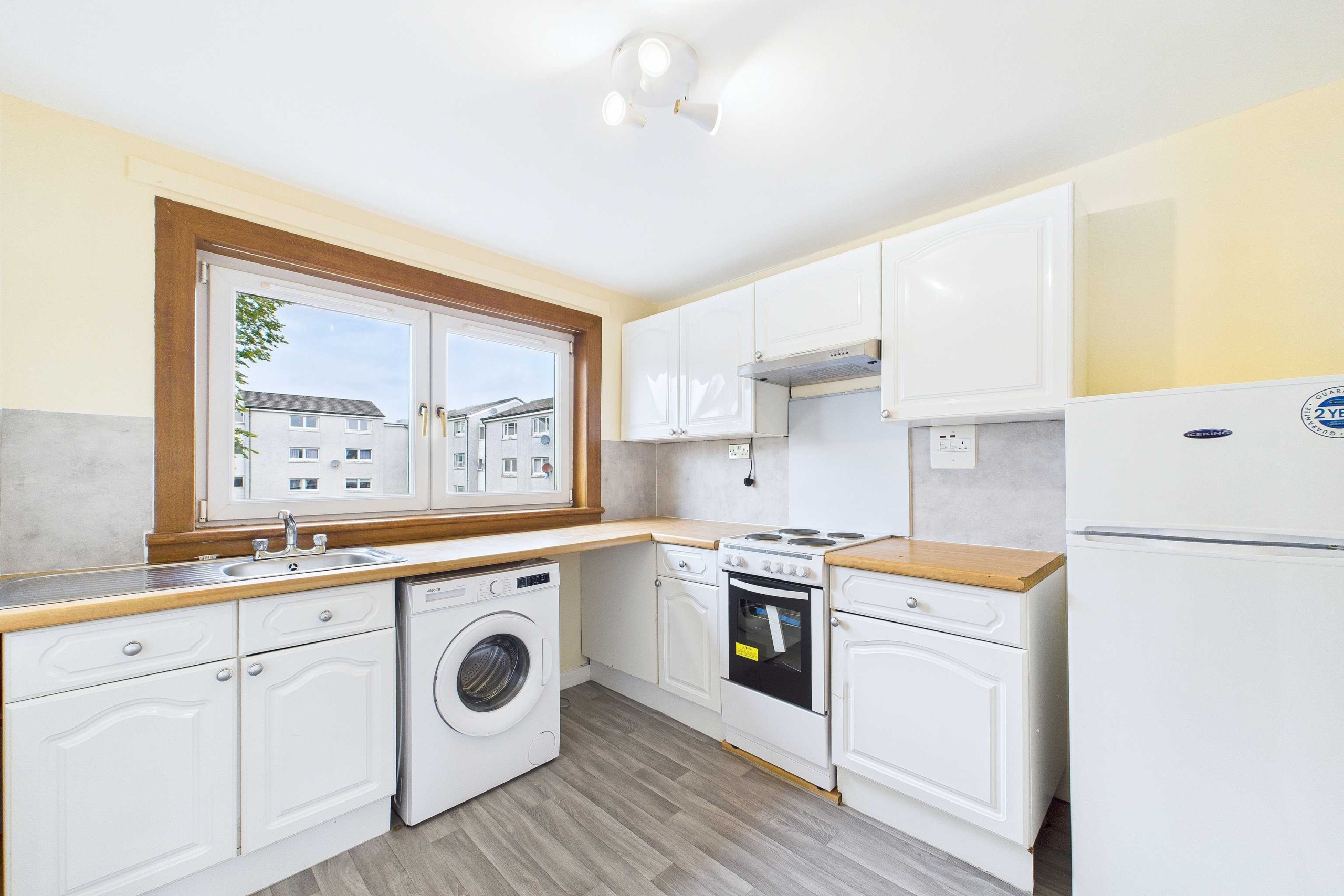 Two Bedroom Top Floor Flat To Let In Barrhead