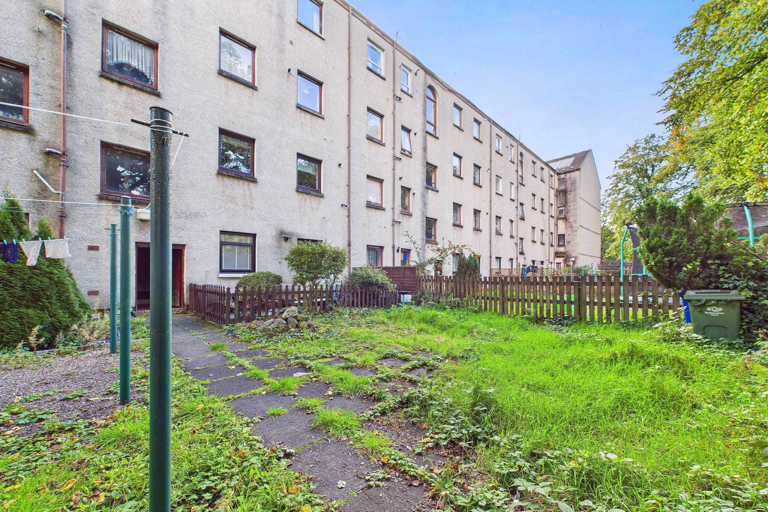 Two Bedroom First Floor Flat To Let In Renfrew