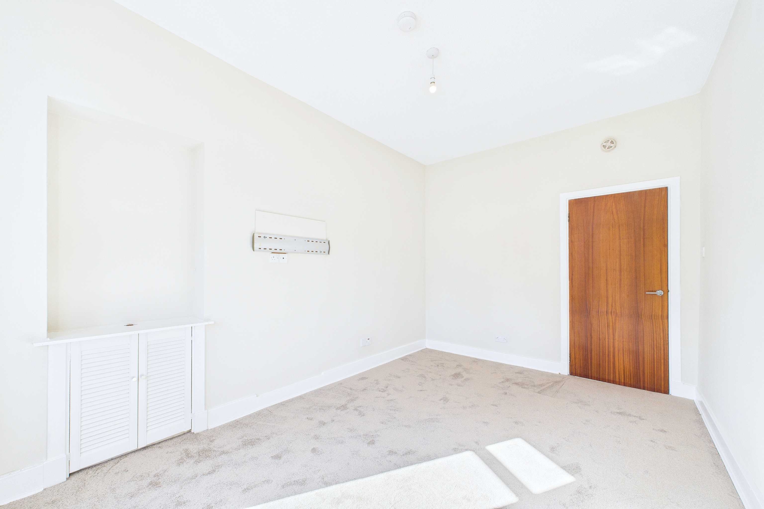 Two Bedroom First Floor Flat To Let In Renfrew