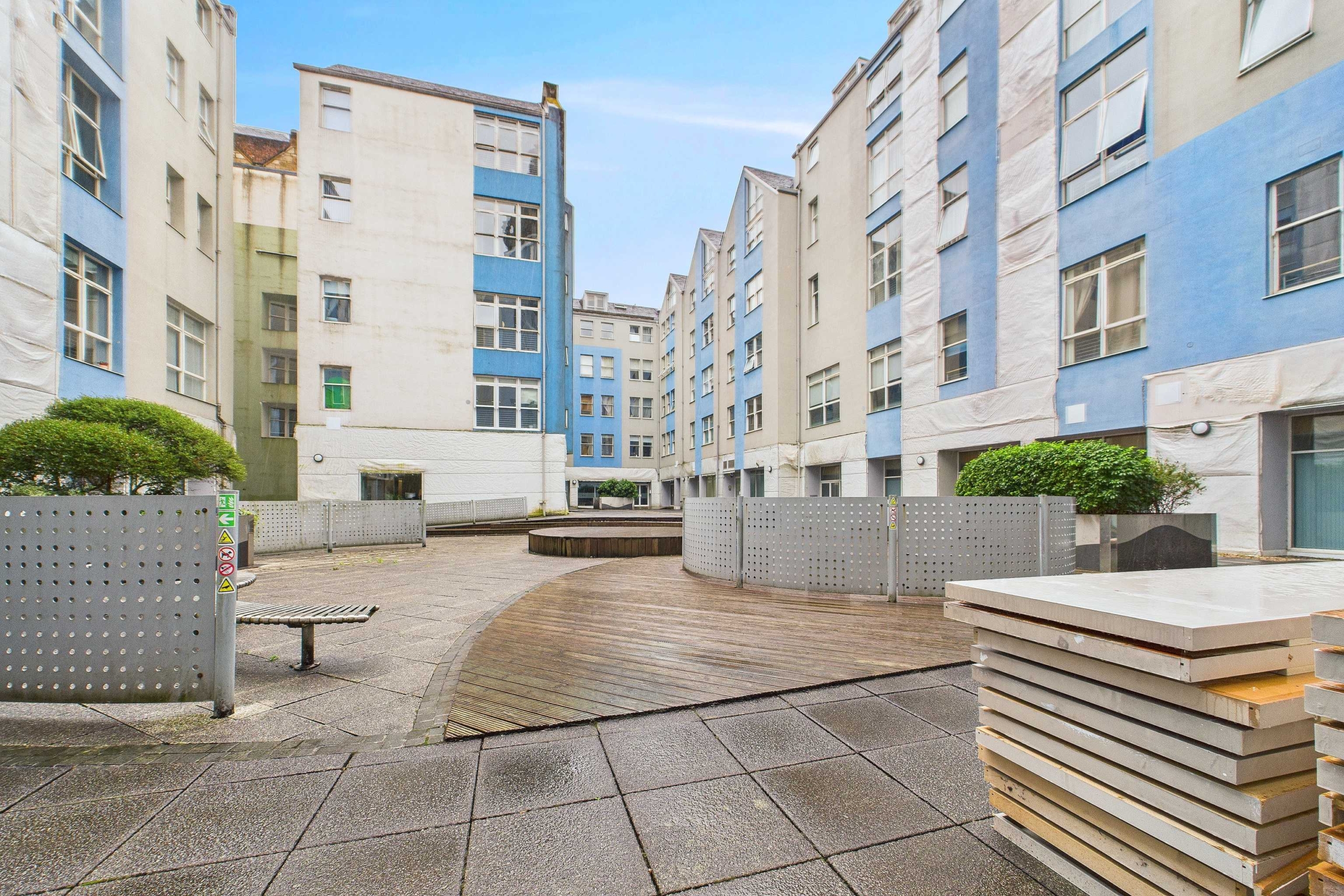 Mezzanine Style Flat For Sale In Tradeston