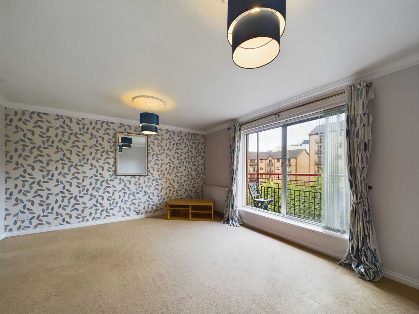 Two Bedroom Flat To Let In Tradeston