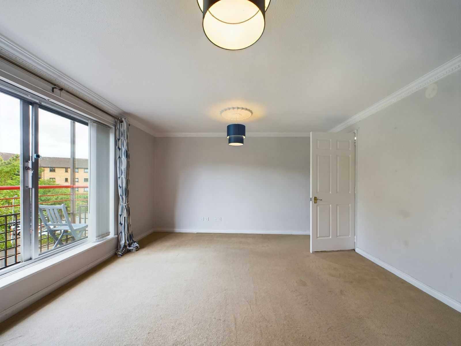 Two Bedroom Flat To Let In Tradeston