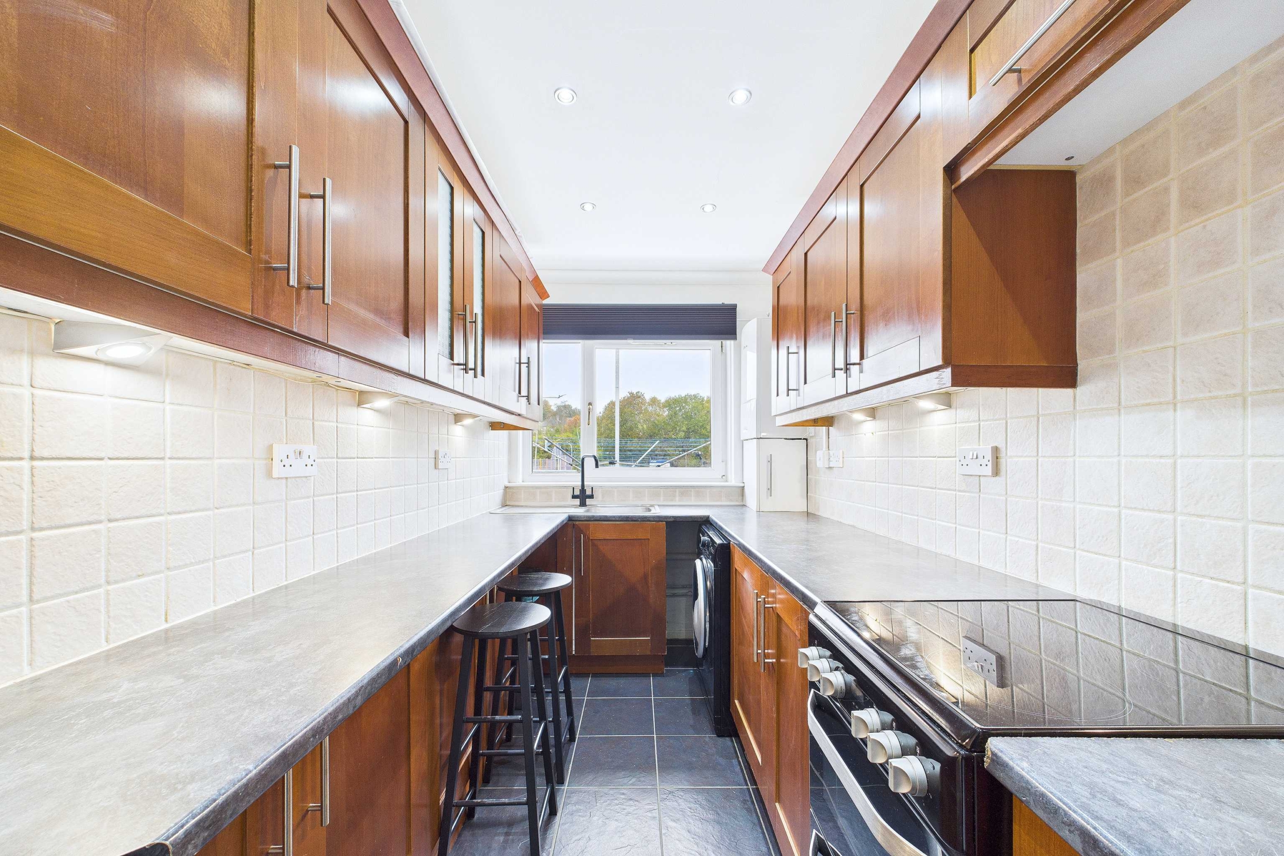 174 corkerhill place kitchen Two Bedroom End Of Terrace House To Let In Bellahouston