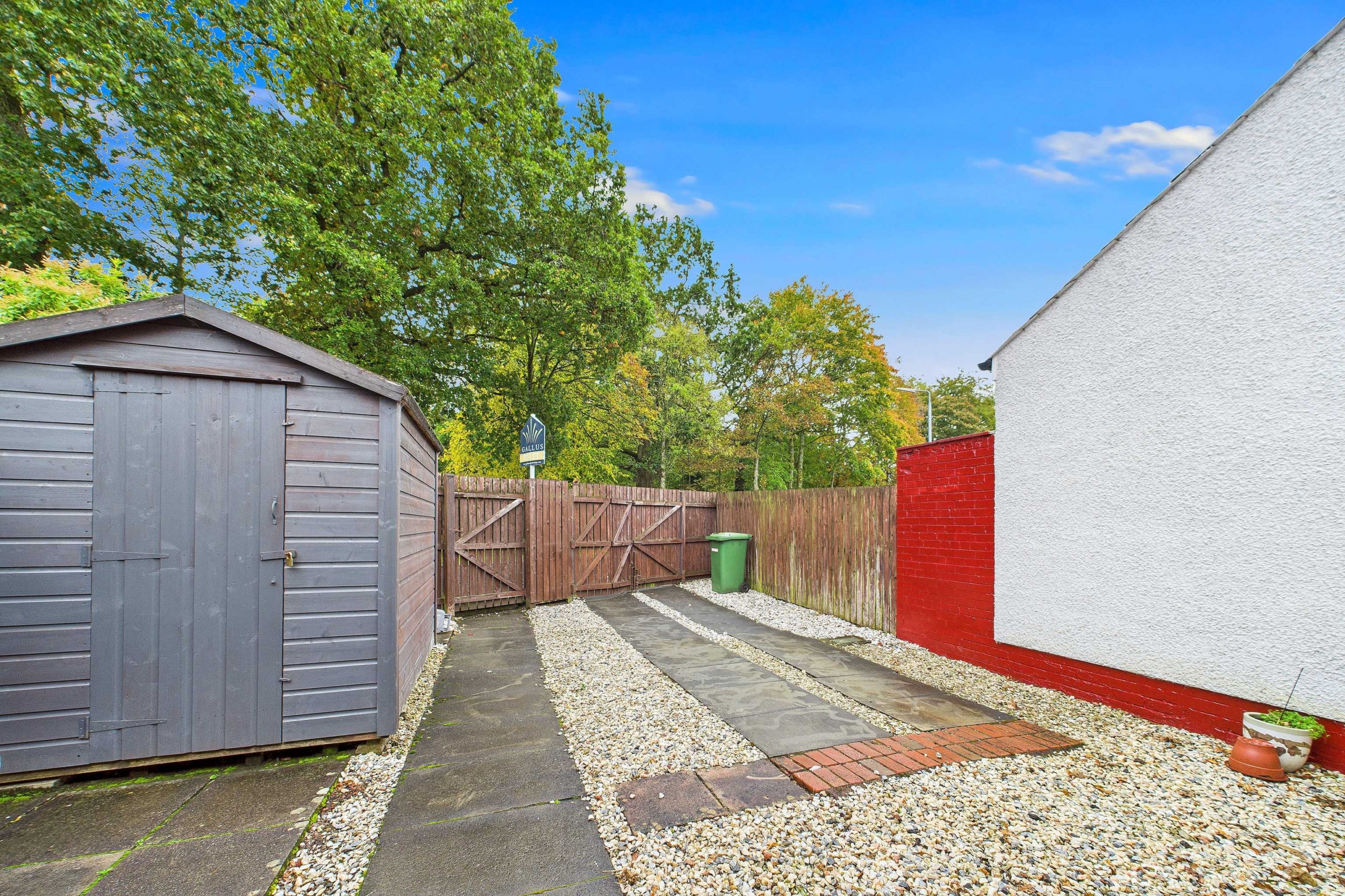 155 clober road driveway One Bedroom Terraced Bungalow To Let In Milngavie