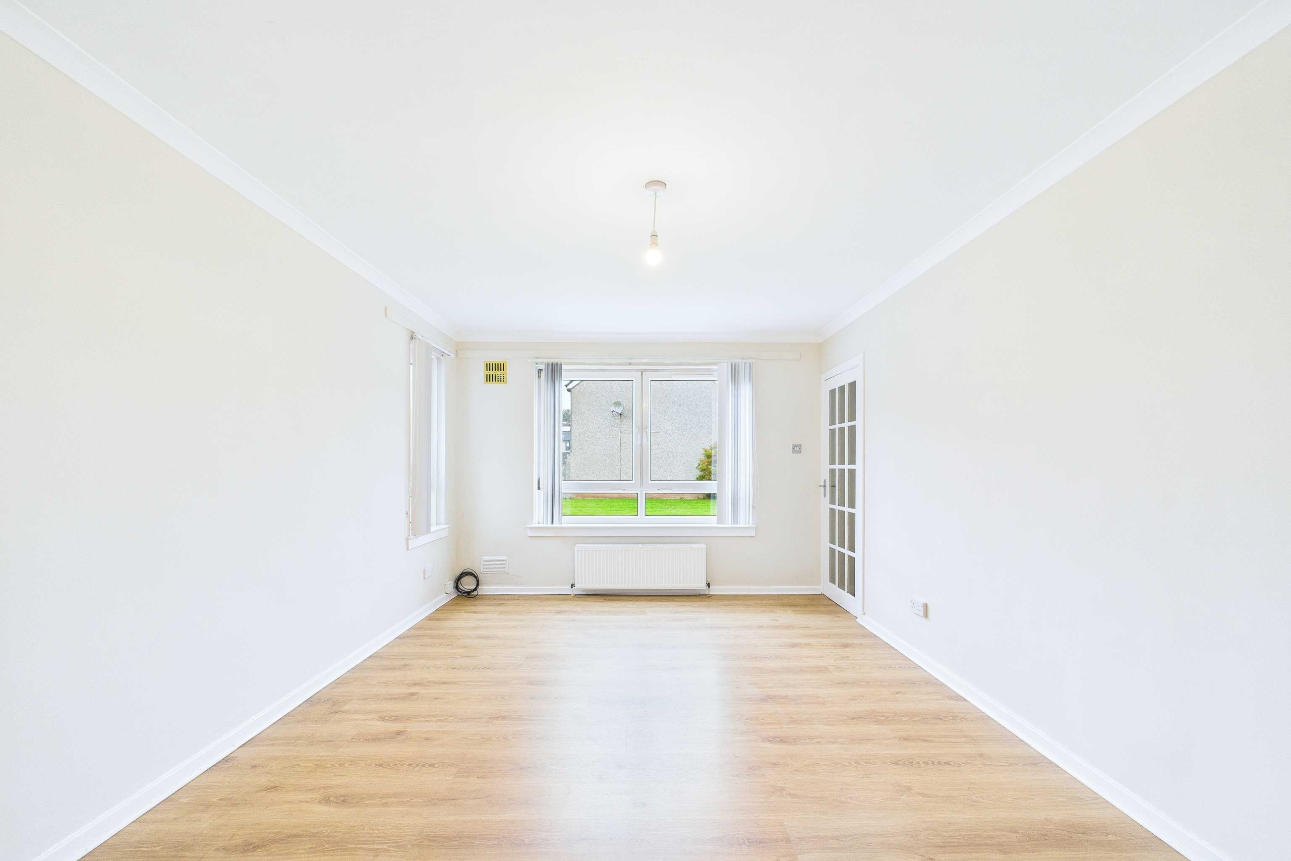 155 clober road living room 2 One Bedroom Terraced Bungalow To Let In Milngavie