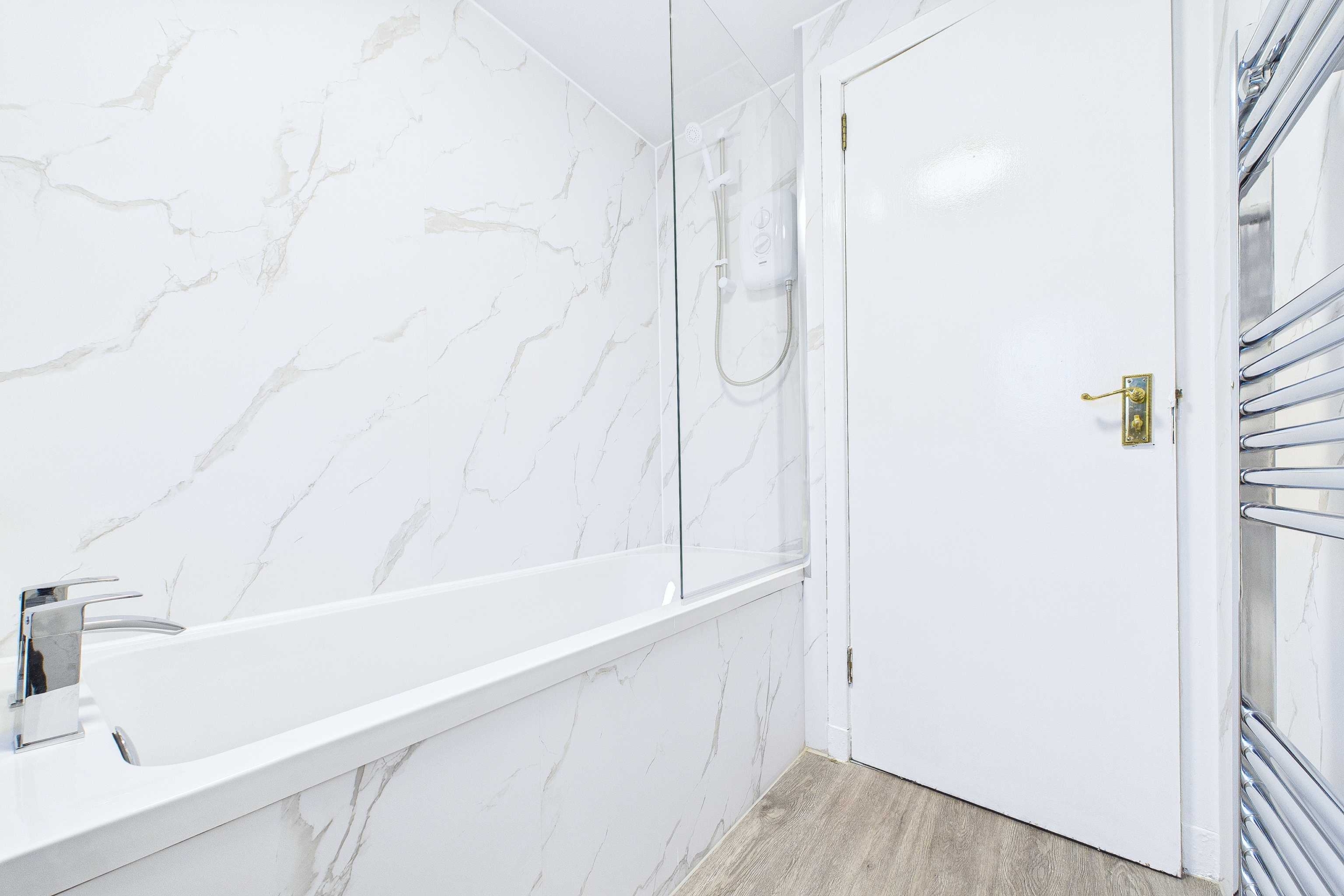 Three Bedroom Top Floor Flat To Let In Johnstone