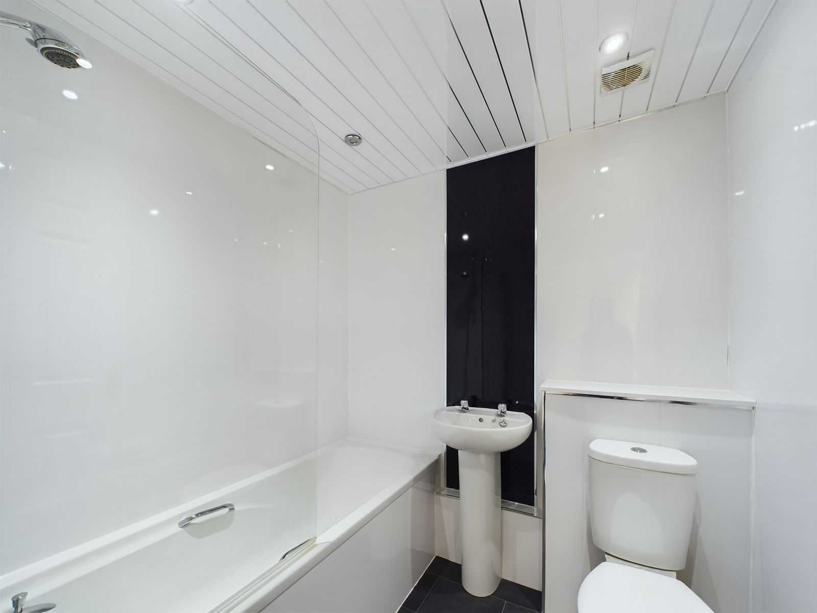 bathroom Two Bedroom Terraced House To Let In Houston