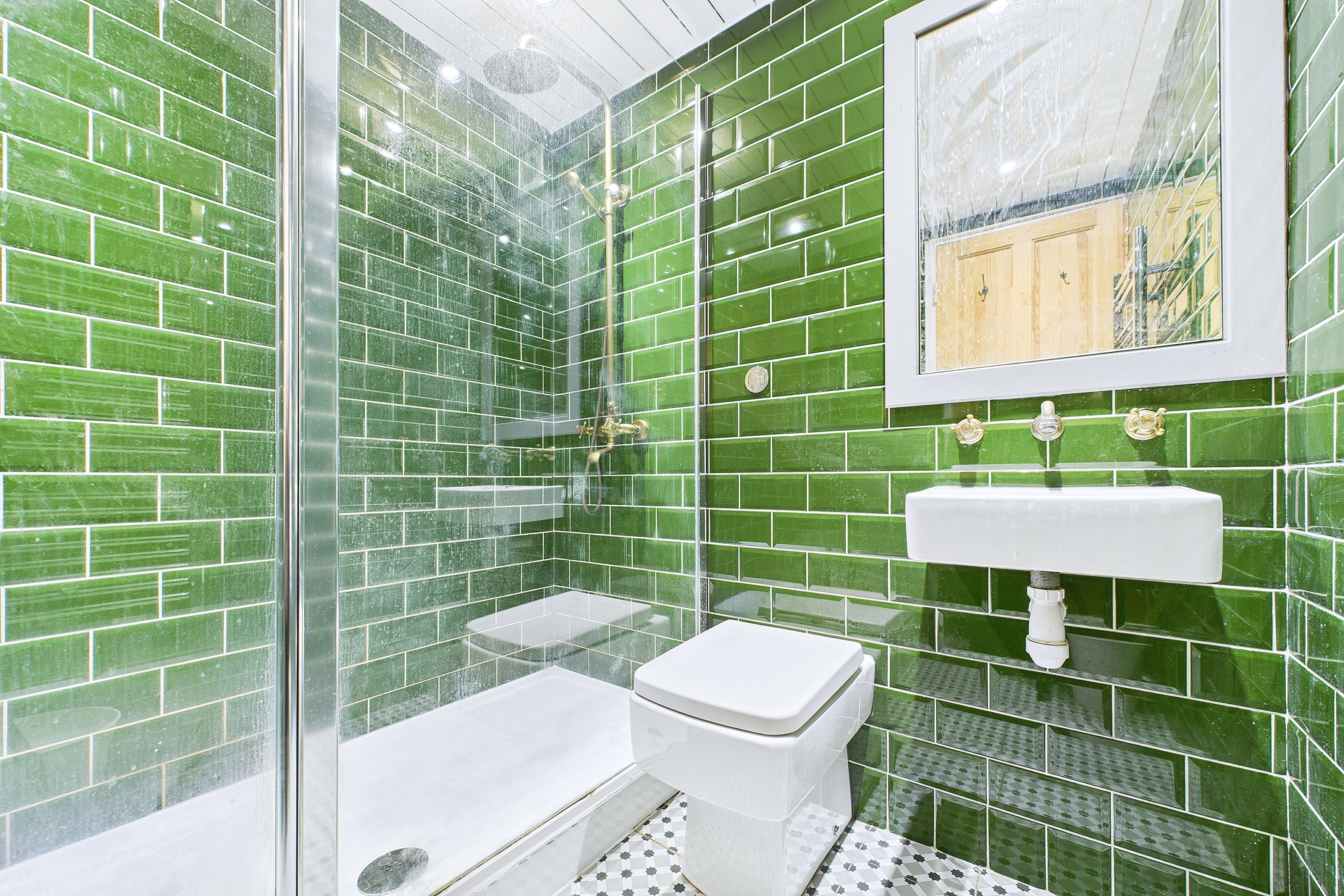 bathroom Studio Flat To Let St George's Cross Glasgow