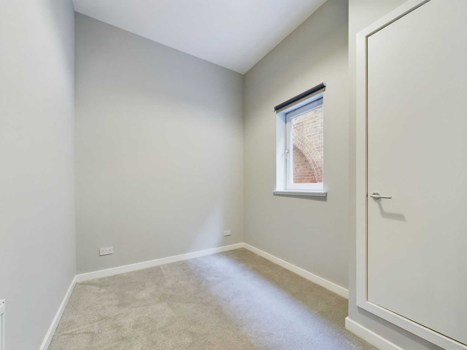 Two Bedroom First Floor Flat To Let Glasgow