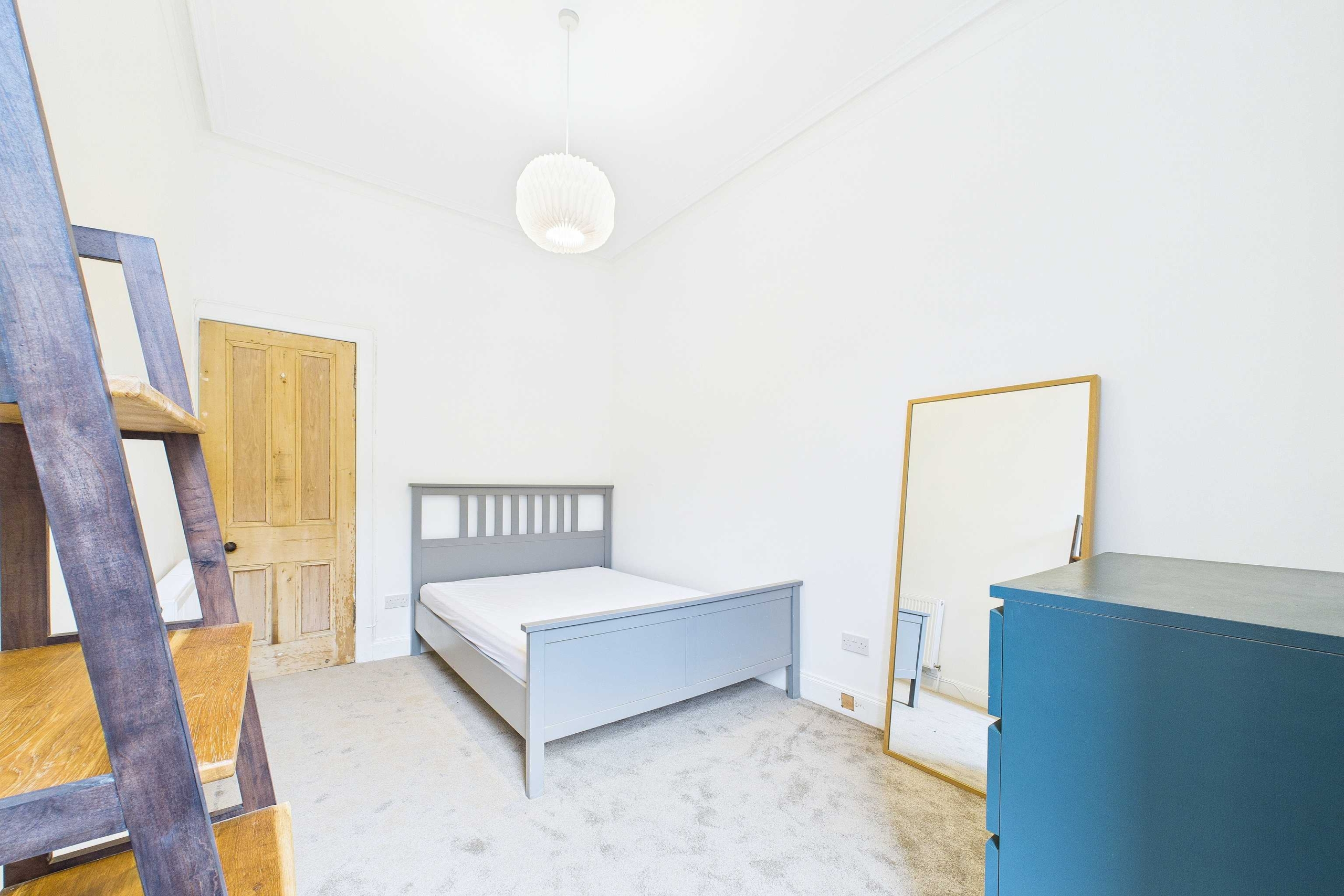 Three Bedroom Ground Floor Tenement Flat To Let In Hillhead