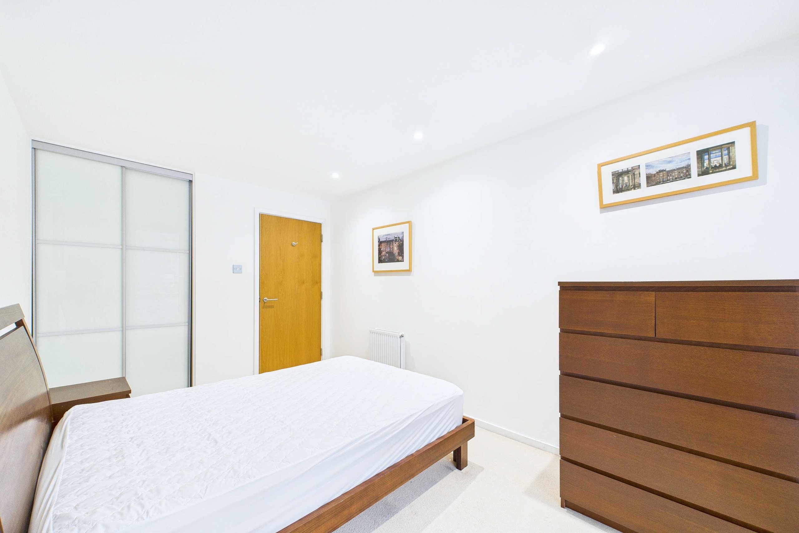 bedroom 1 x 2 Two Bedroom Top Floor Penthouse Flat To Let In Glasgow City Centre