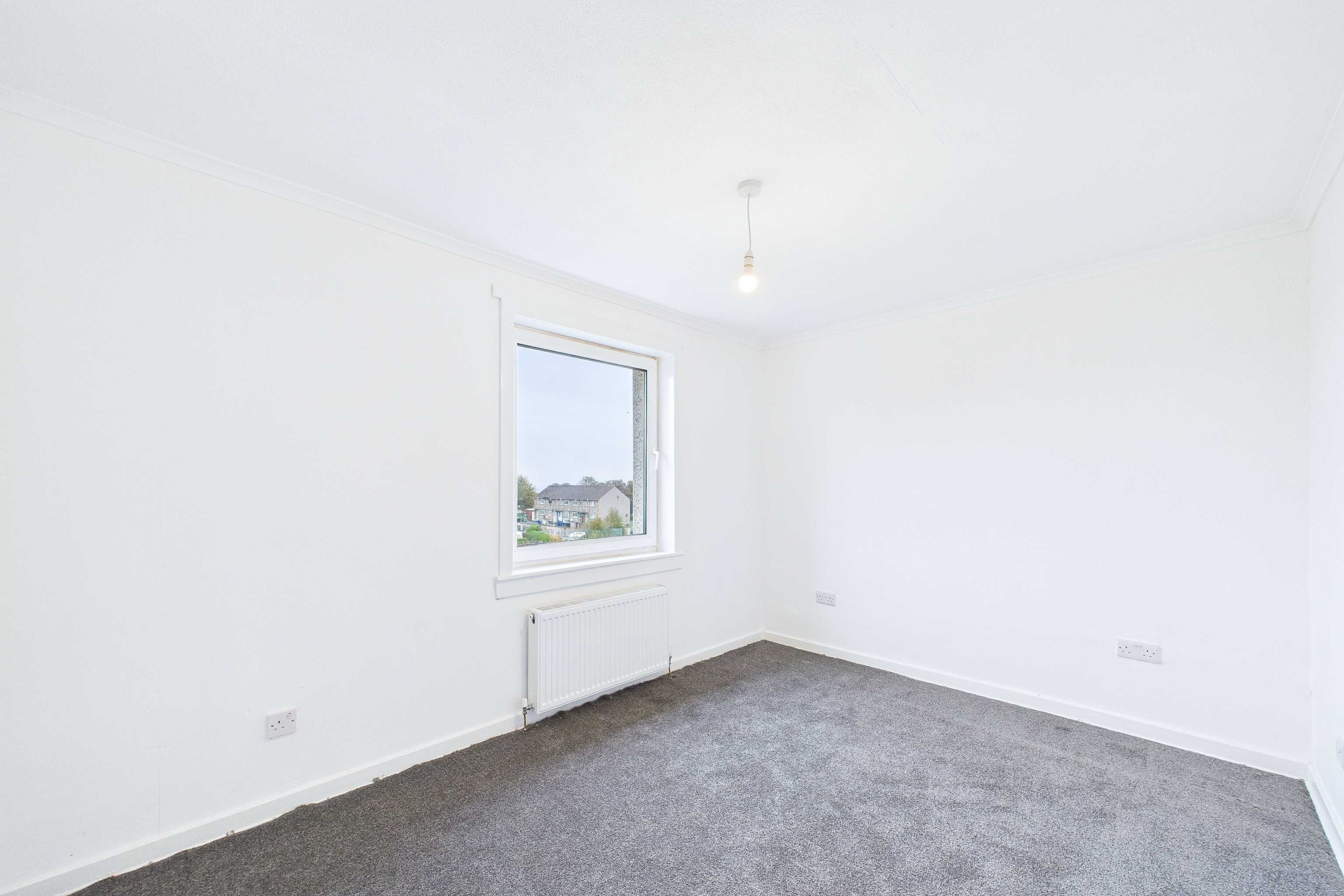 Three Bedroom Top Floor Flat To Let In Johnstone