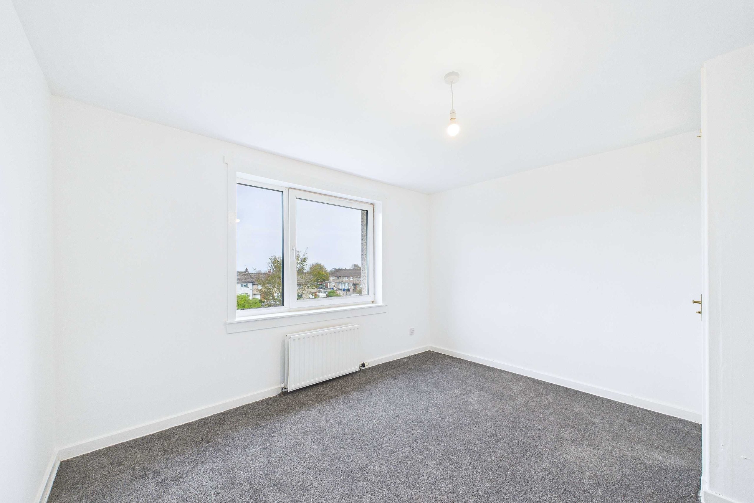 Three Bedroom Top Floor Flat To Let In Johnstone