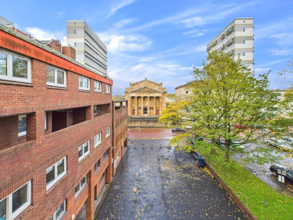 Studio Flat To Let St George's Cross Glasgow