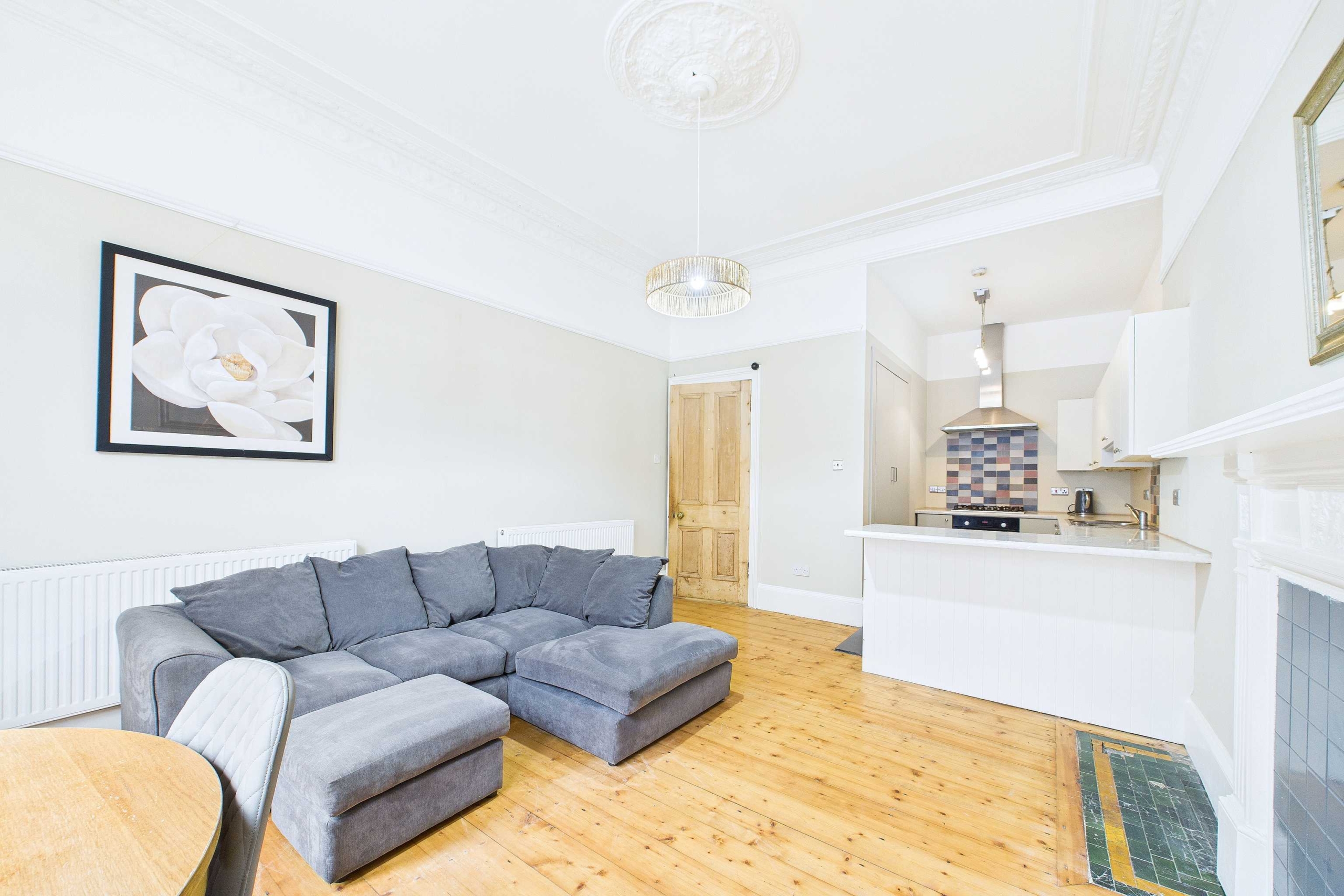 Three Bedroom Ground Floor Tenement Flat To Let In Hillhead