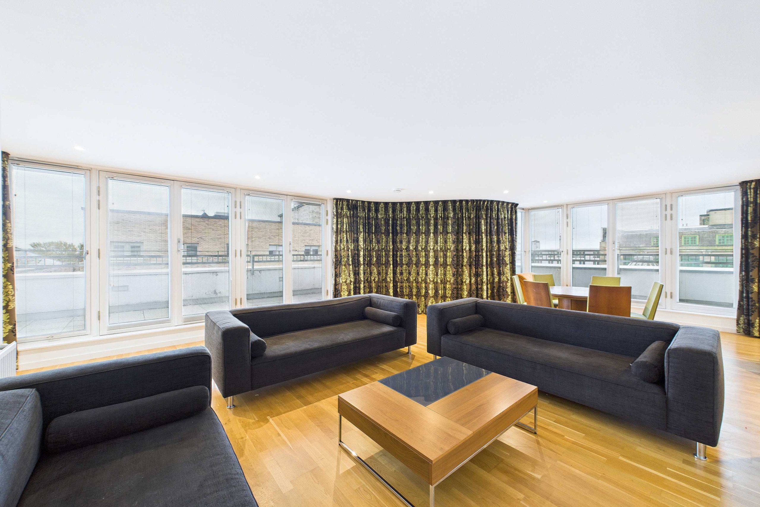 living room 2 Two Bedroom Top Floor Penthouse Flat To Let In Glasgow City Centre