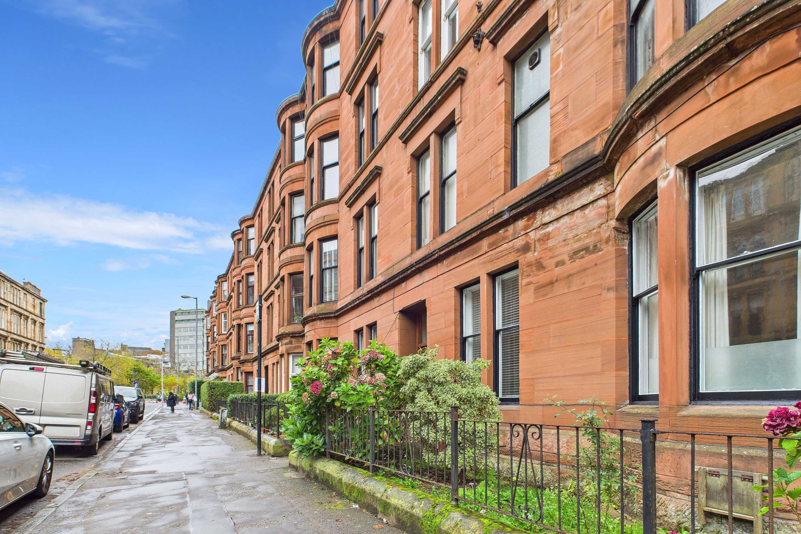 Three Bedroom Ground Floor Tenement Flat To Let In Hillhead