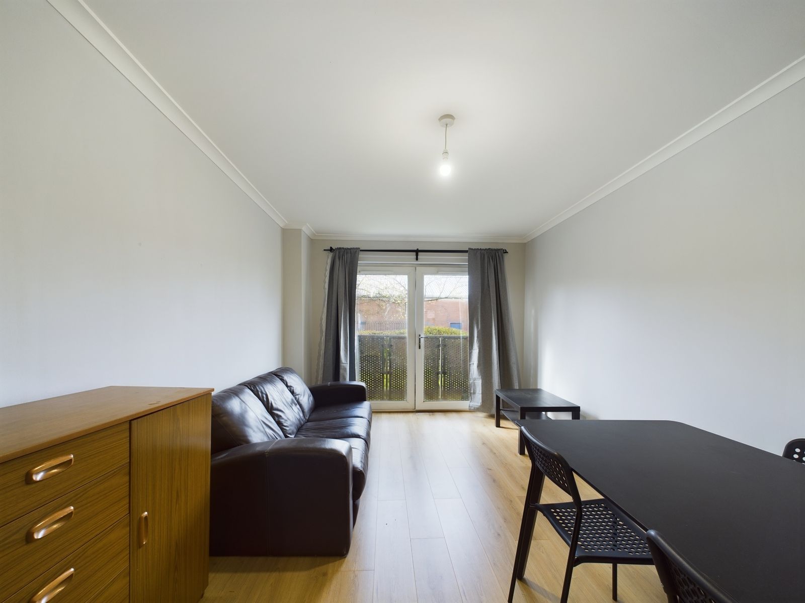 Two Bedroom Ground Floor Flat To Let In Port Dundas