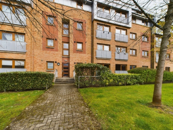 Two Bedroom Ground Floor Flat To Let In Port Dundas
