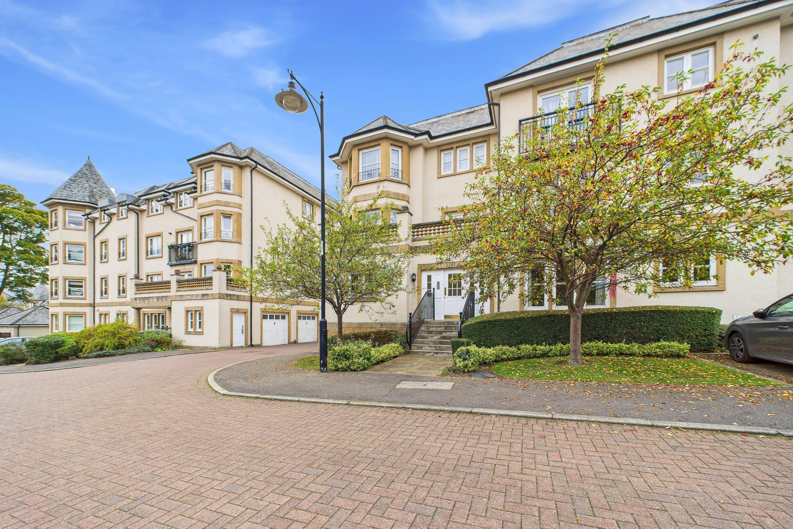 three bedroom flat to rent