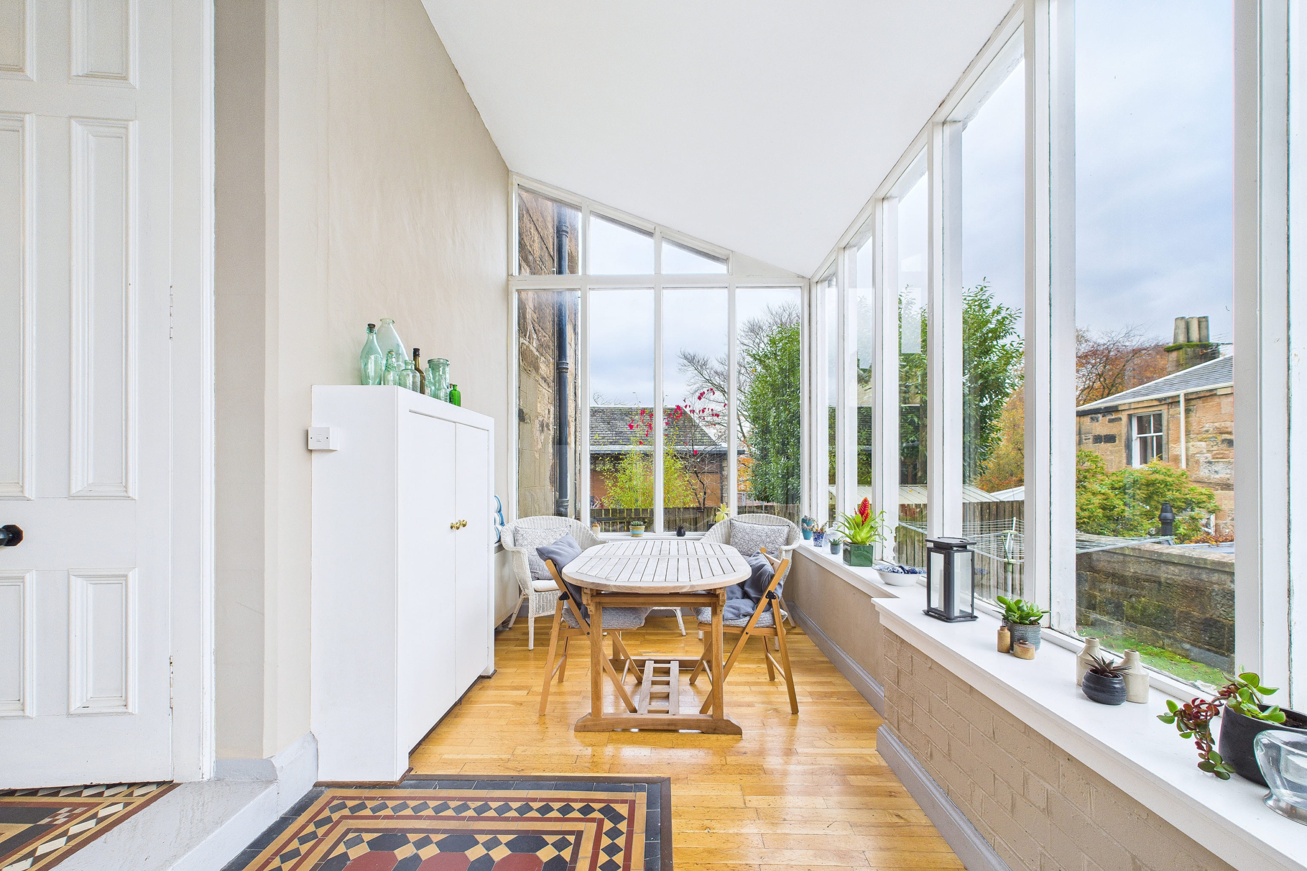 cleveden-drive-entrance two bedroom flat to rent